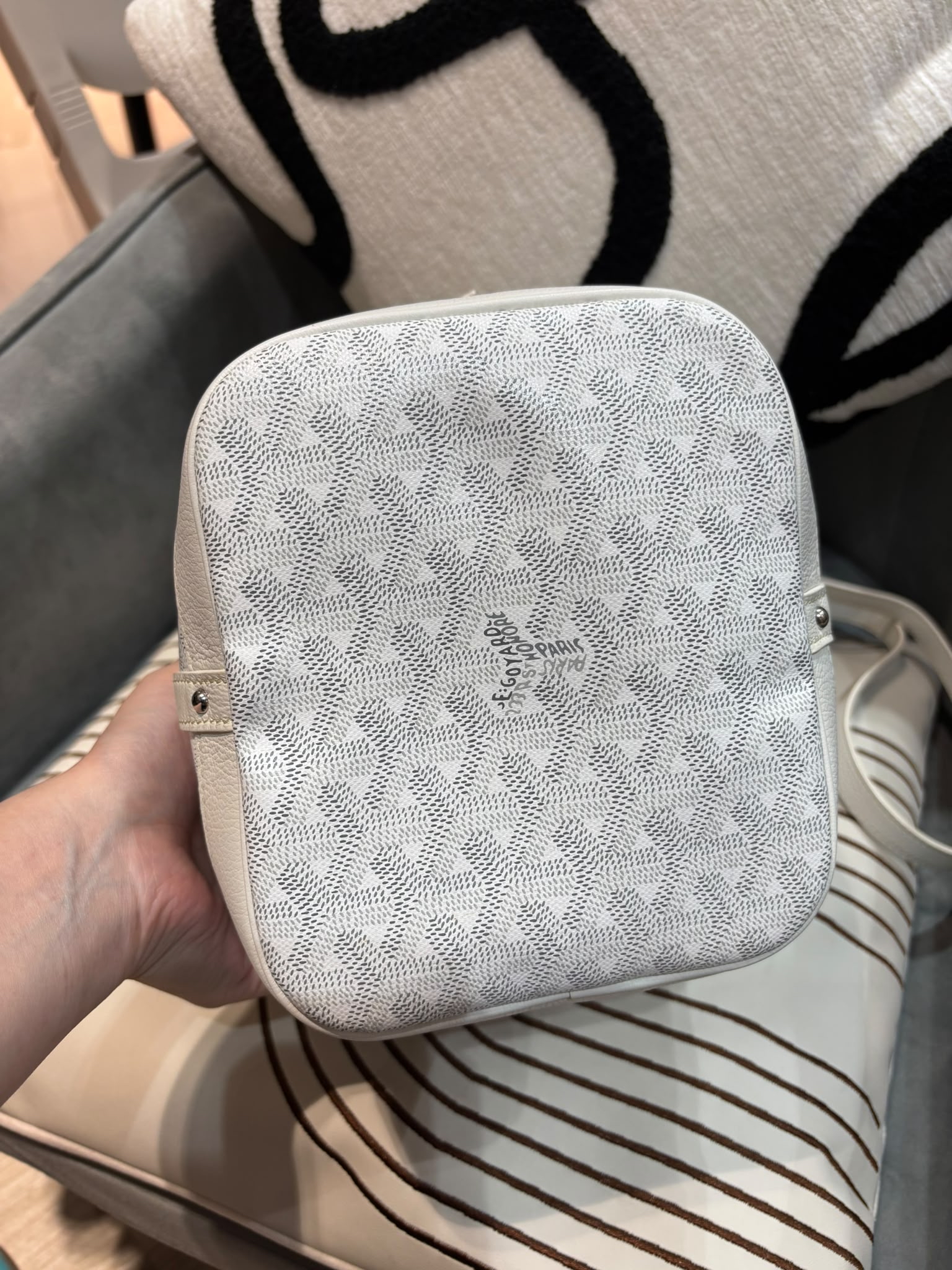 Goyard petit flot bucket bag 100%Authentic, 95%new 