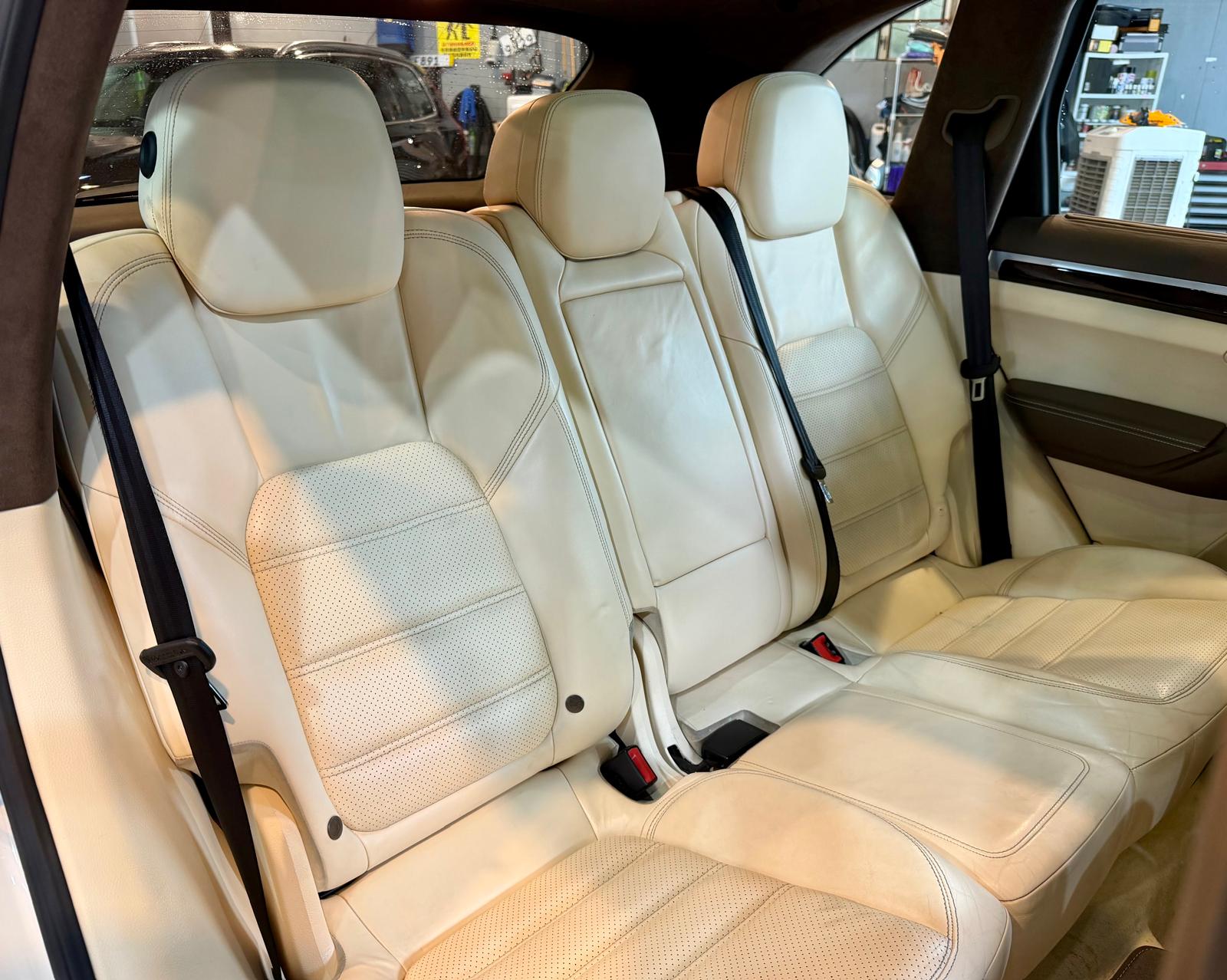 Porsche Cayenne GTS 2012
