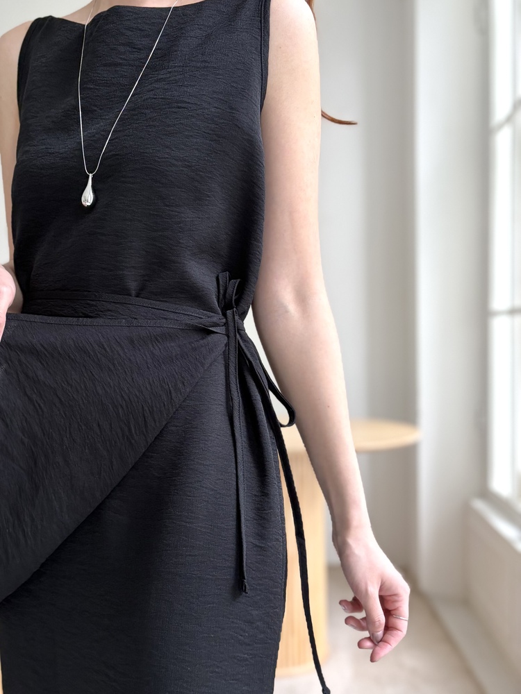 Boat Neck Layered Dress (Black)