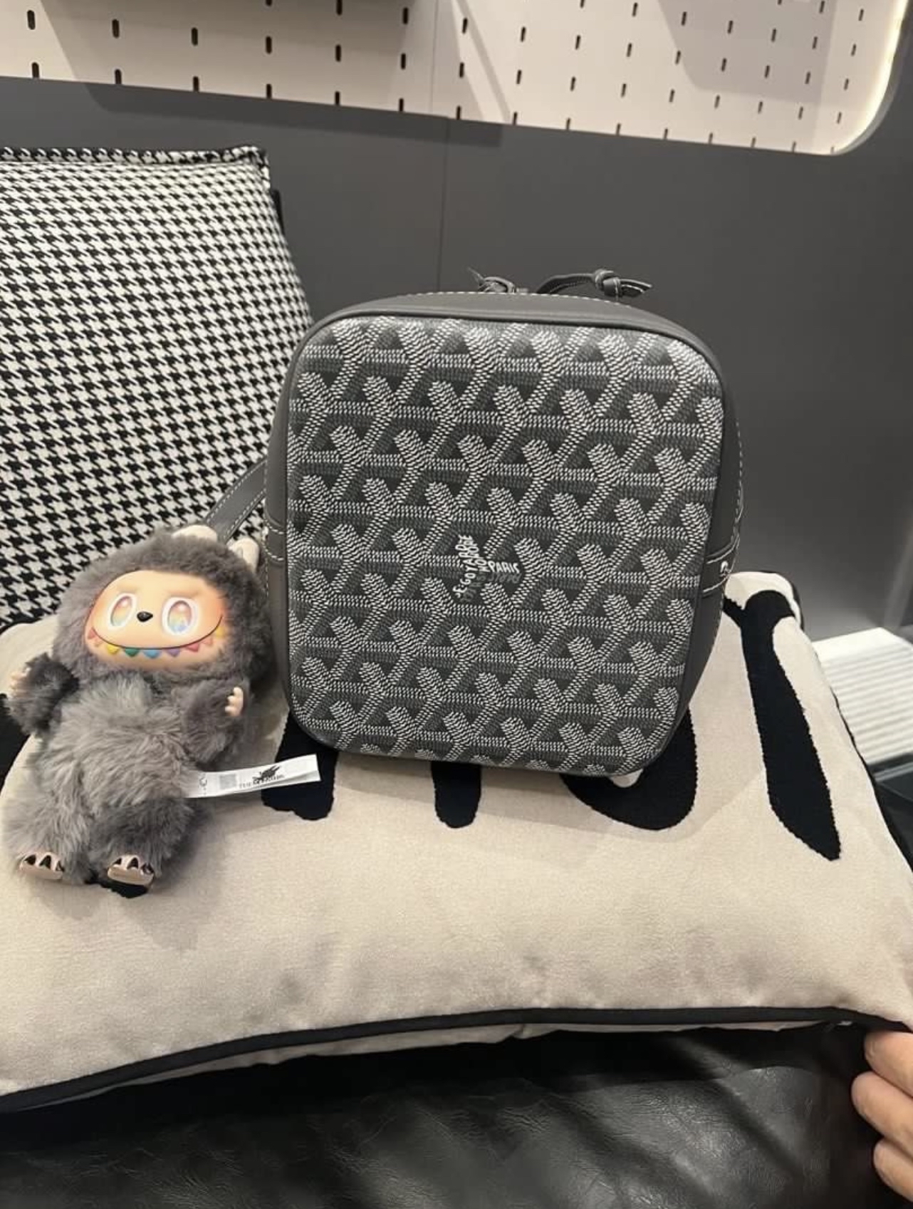 Goyard Petit Flot Bucket Bag Grey 100%Authentic, 98%New ✅收據✅Dust bag