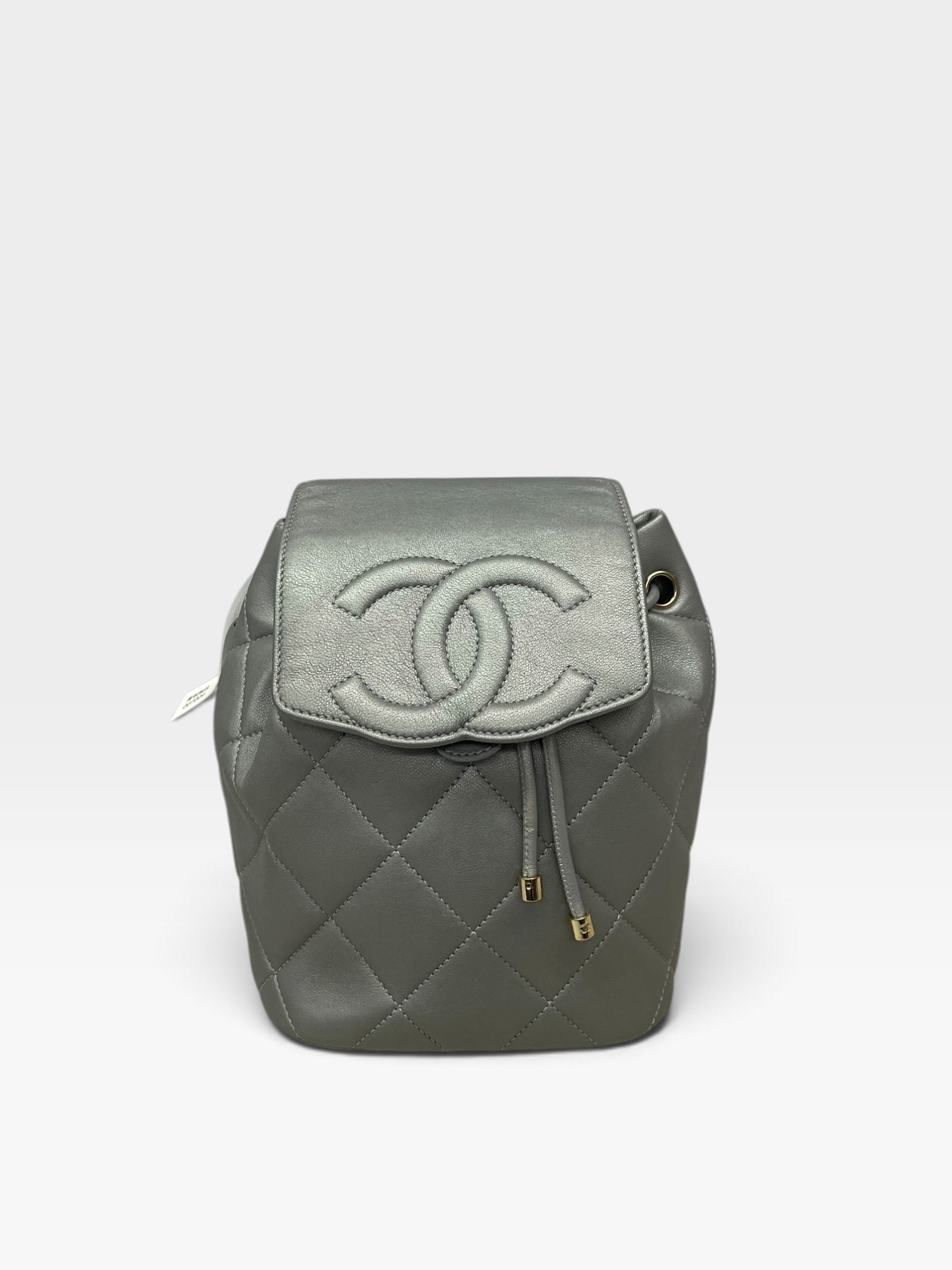 Pre-Owned CHANEL Matelassé Flap Backpack / Product Code: 102908