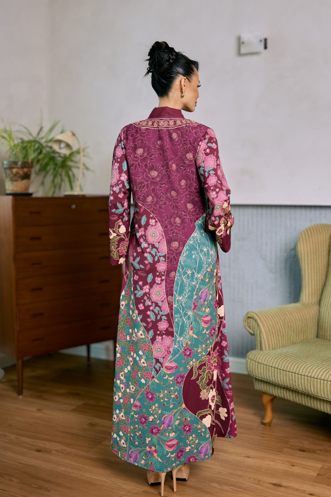 KENCANA in Batik Maroon