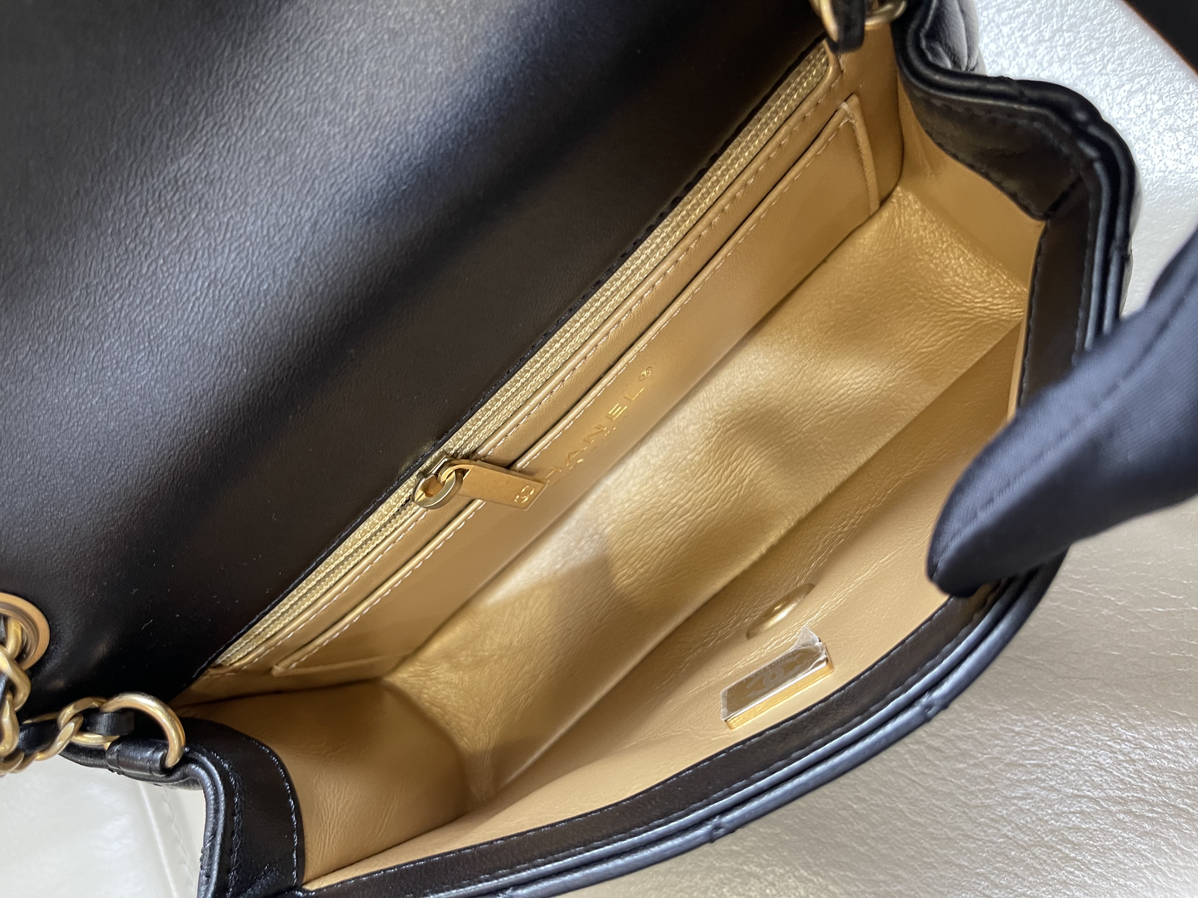 Pre-owned Chanel CF with gold ball