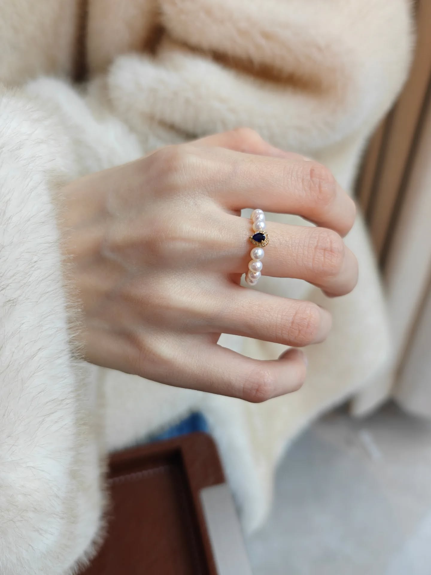 天然水滴皇家藍寶石珍珠彈性戒指 一枚 20分左右