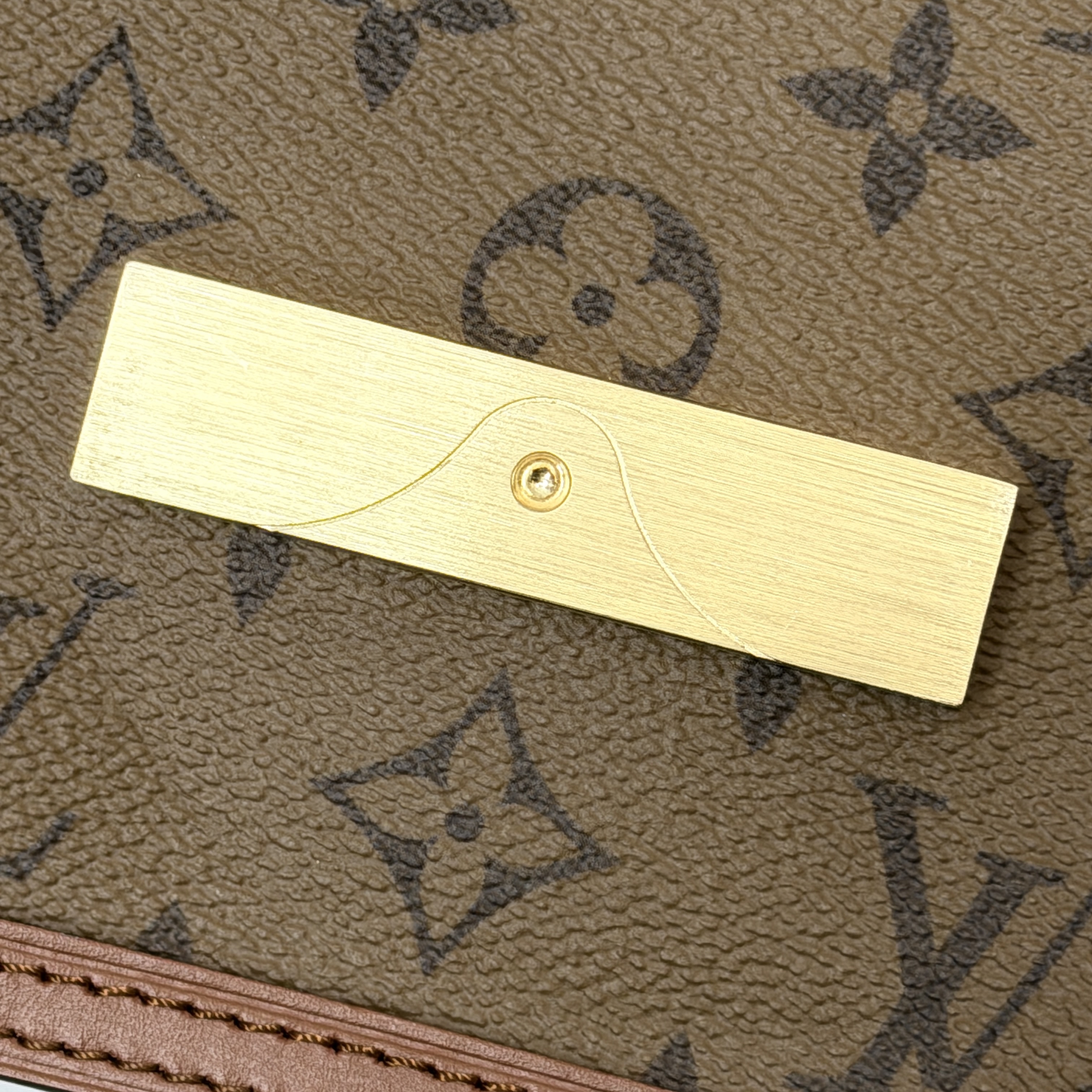 LV Mini dauphine 