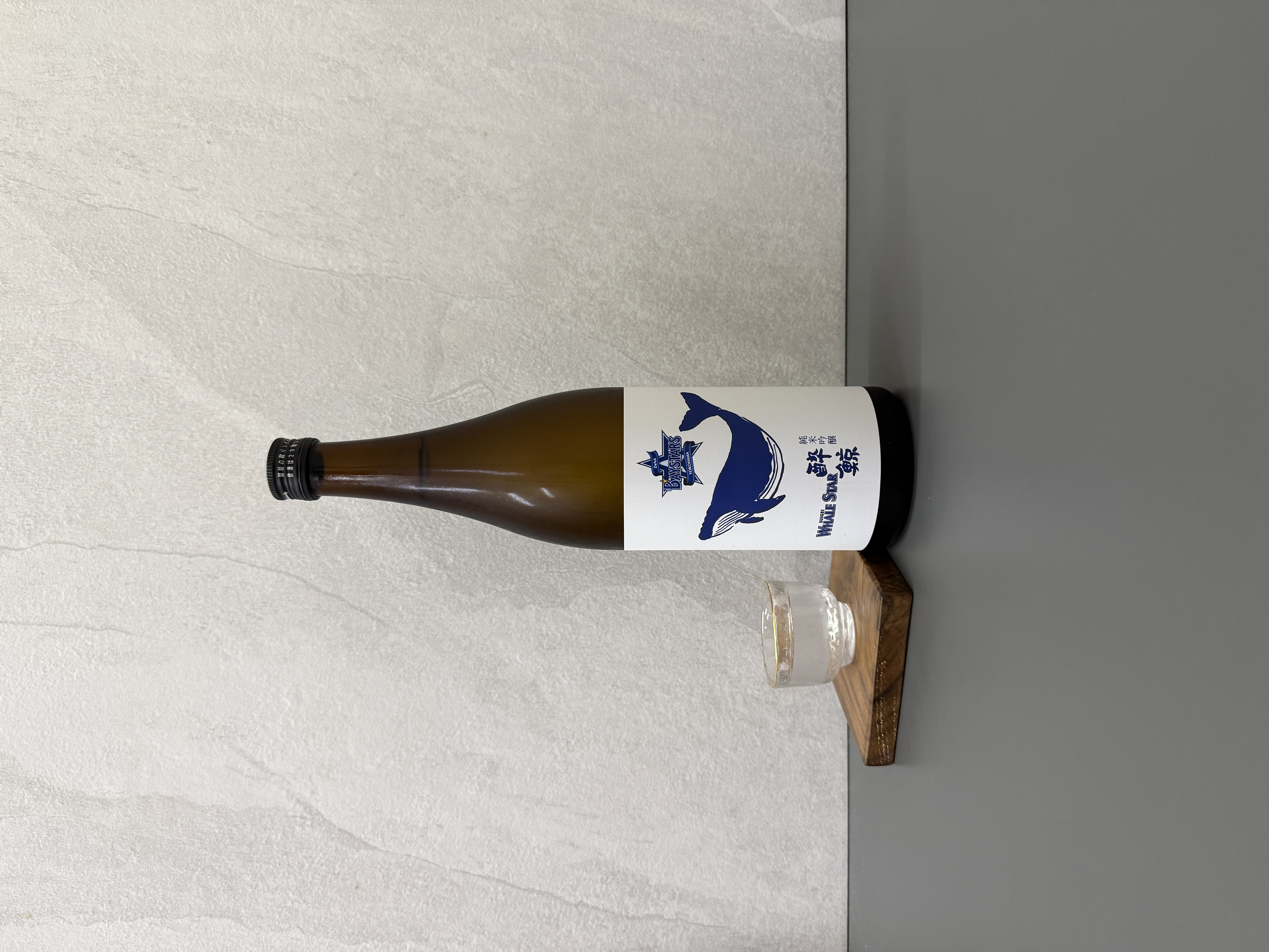 橫濱DeNA 海灣之星 醉鯨 純米吟釀 WHALE STAR 720ml