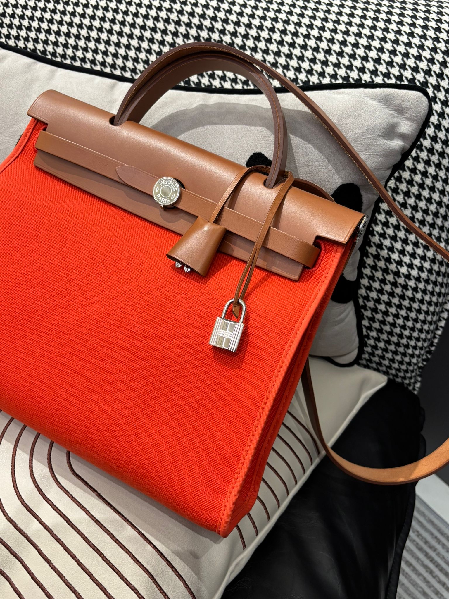 Hermes herbag 31,STAMP C, capucine ,100%Authentic ,98%new ✅收據副本✅Key Lock✅Dust bag