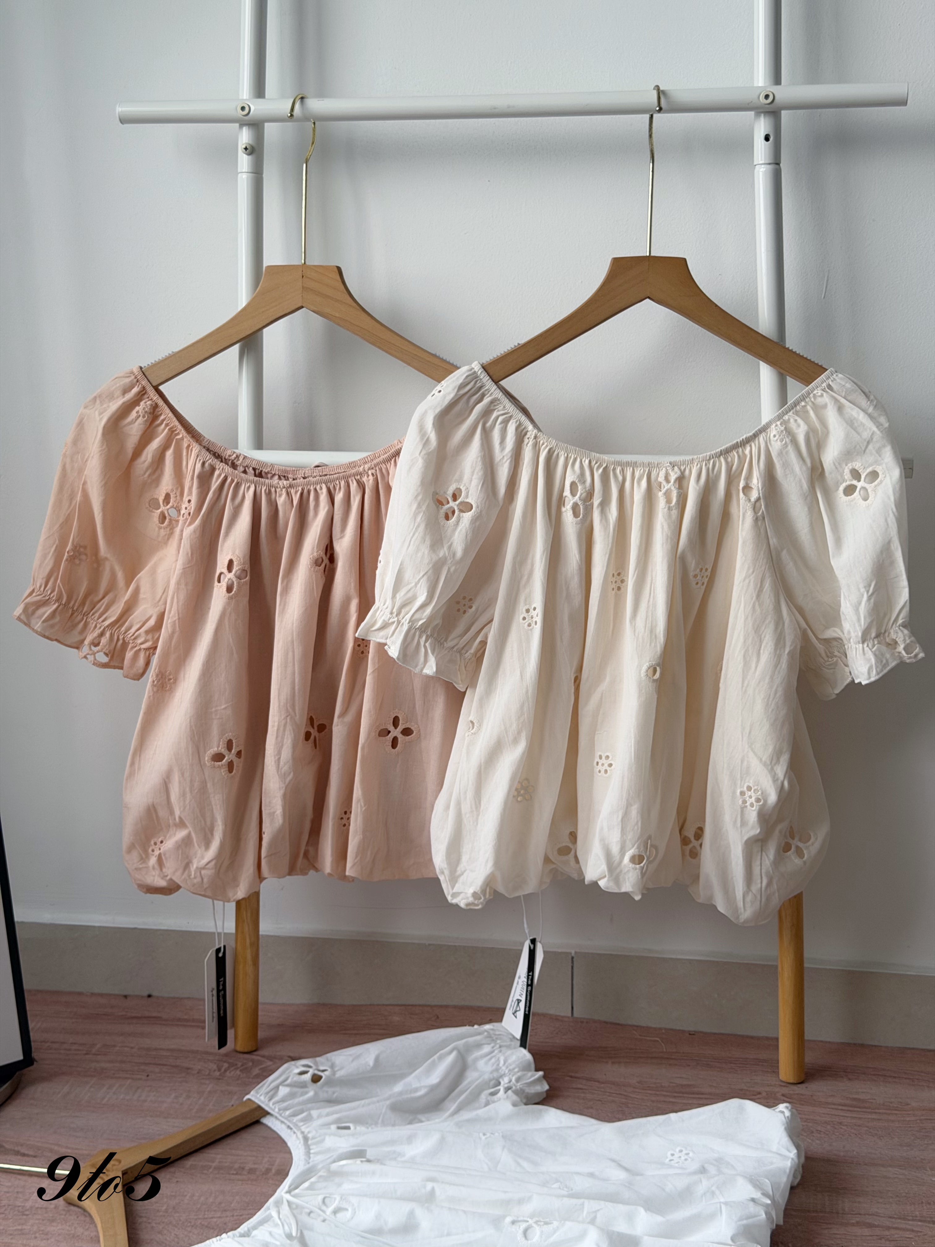 T4463 Puff Sleeve Floral Blouse - 4 Colors