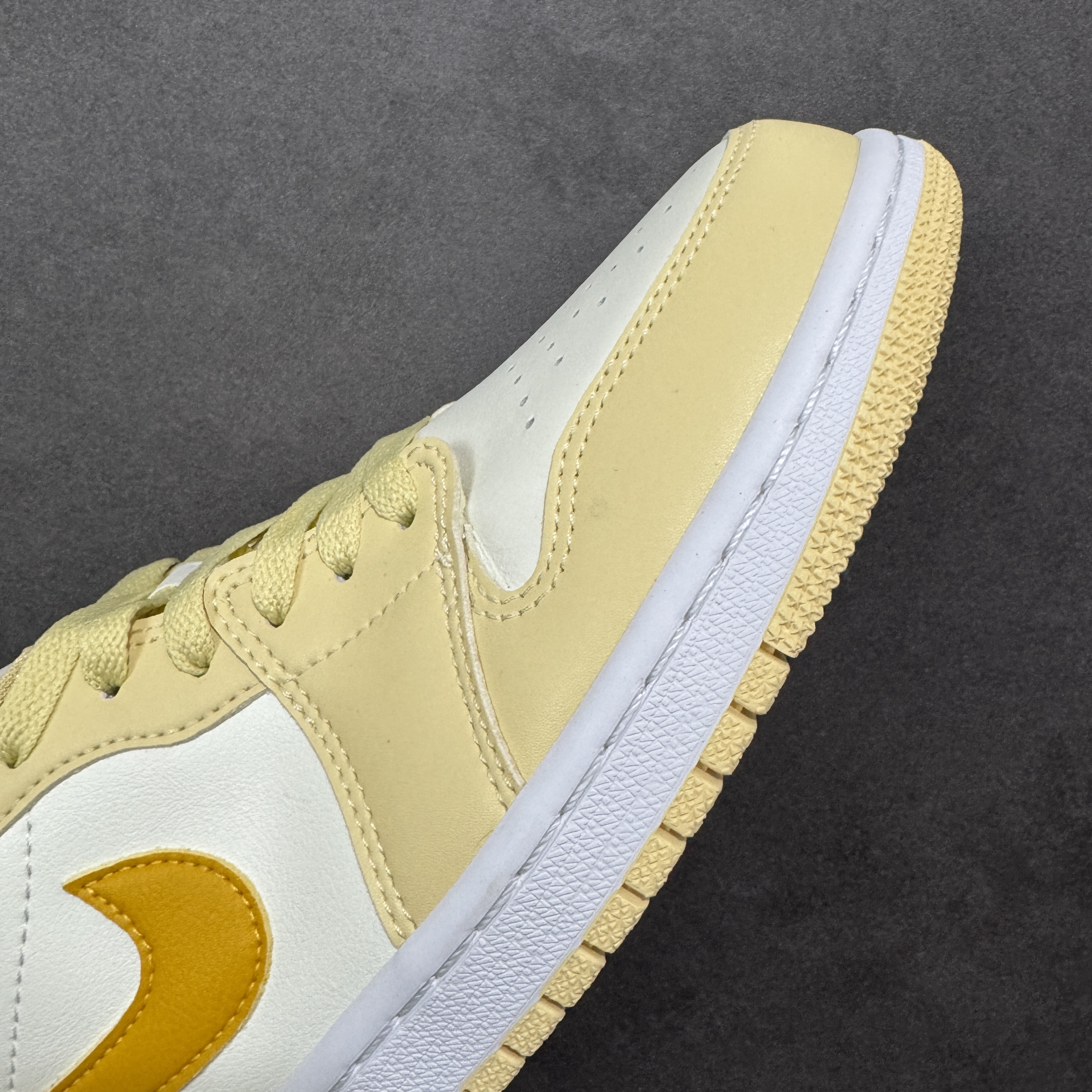 Nike Air Jordan 1 Low DC0774-170