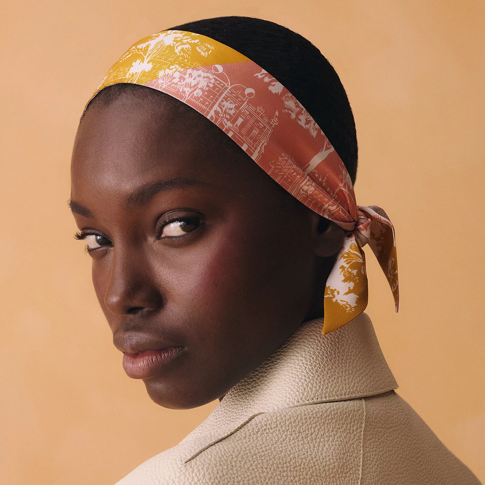 Hermès 全新🆕 100%絲 A l'Ombre des Boulevards圖案 Twilly