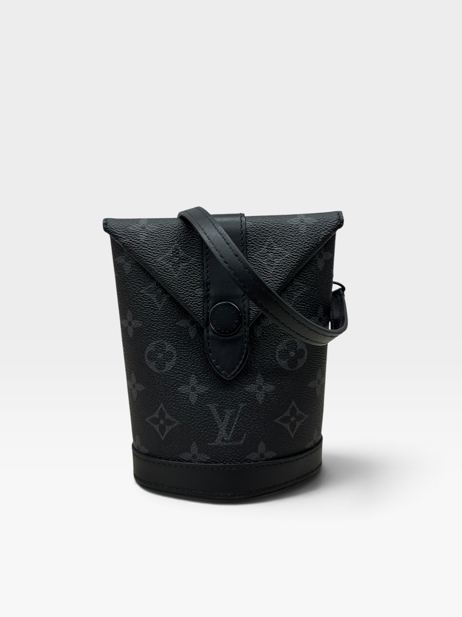 Pre-Owned LV Envelope Pouch Monogram Eclipse Canvas shoulder bag / Product Code: 092407