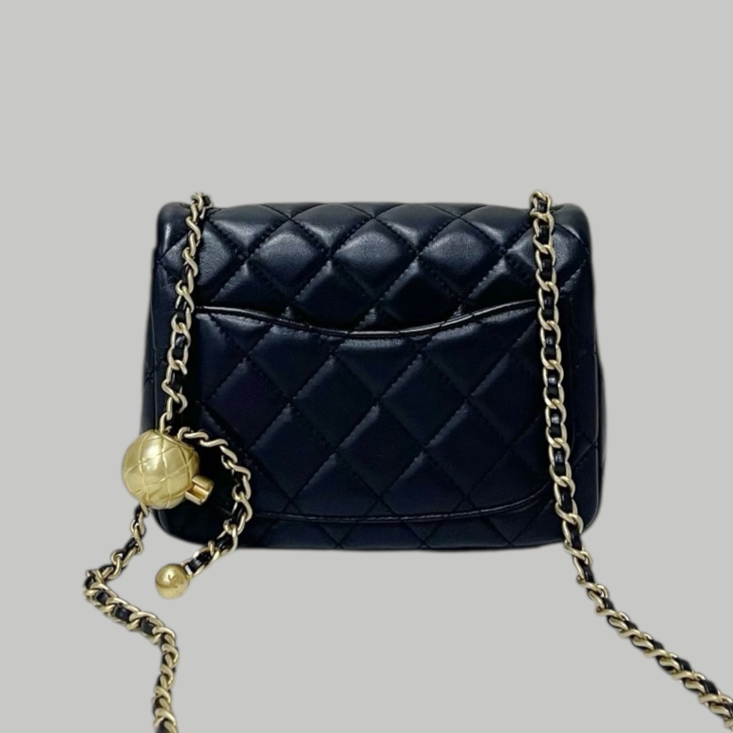 Chanel  Lambskin 金球方胖