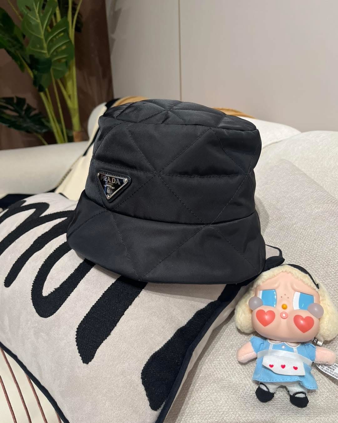 Prada re-nylon bucket hat M size 100%Authentic,98%new