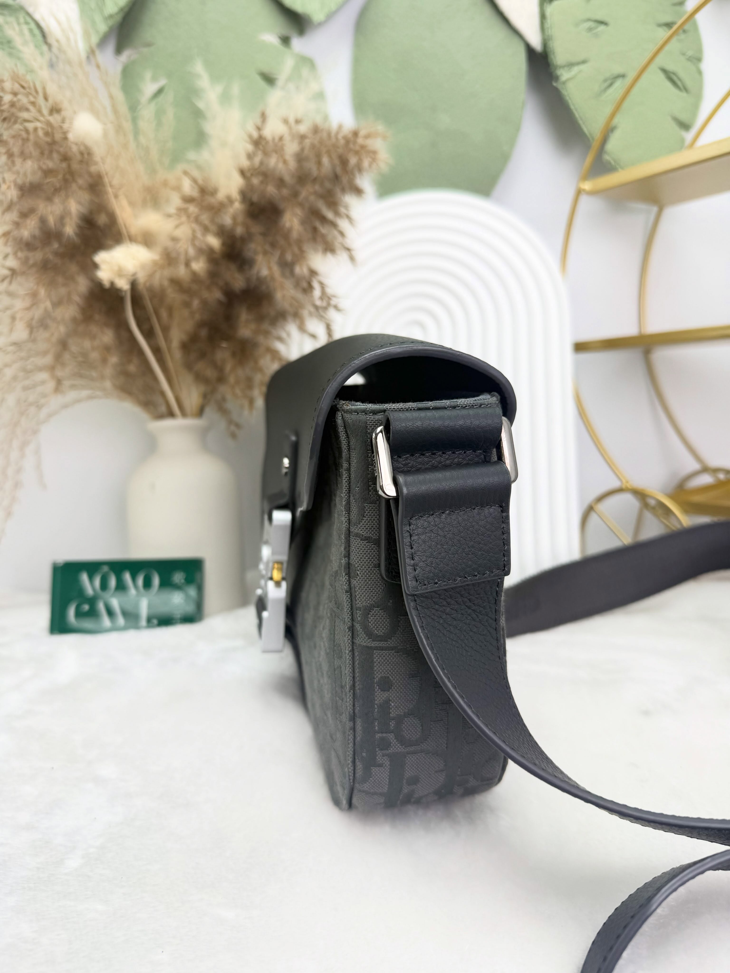 Dior👜 PRE OWNED 🛍️💙灰黑老花郵差包 tu size 全套有單 🖤