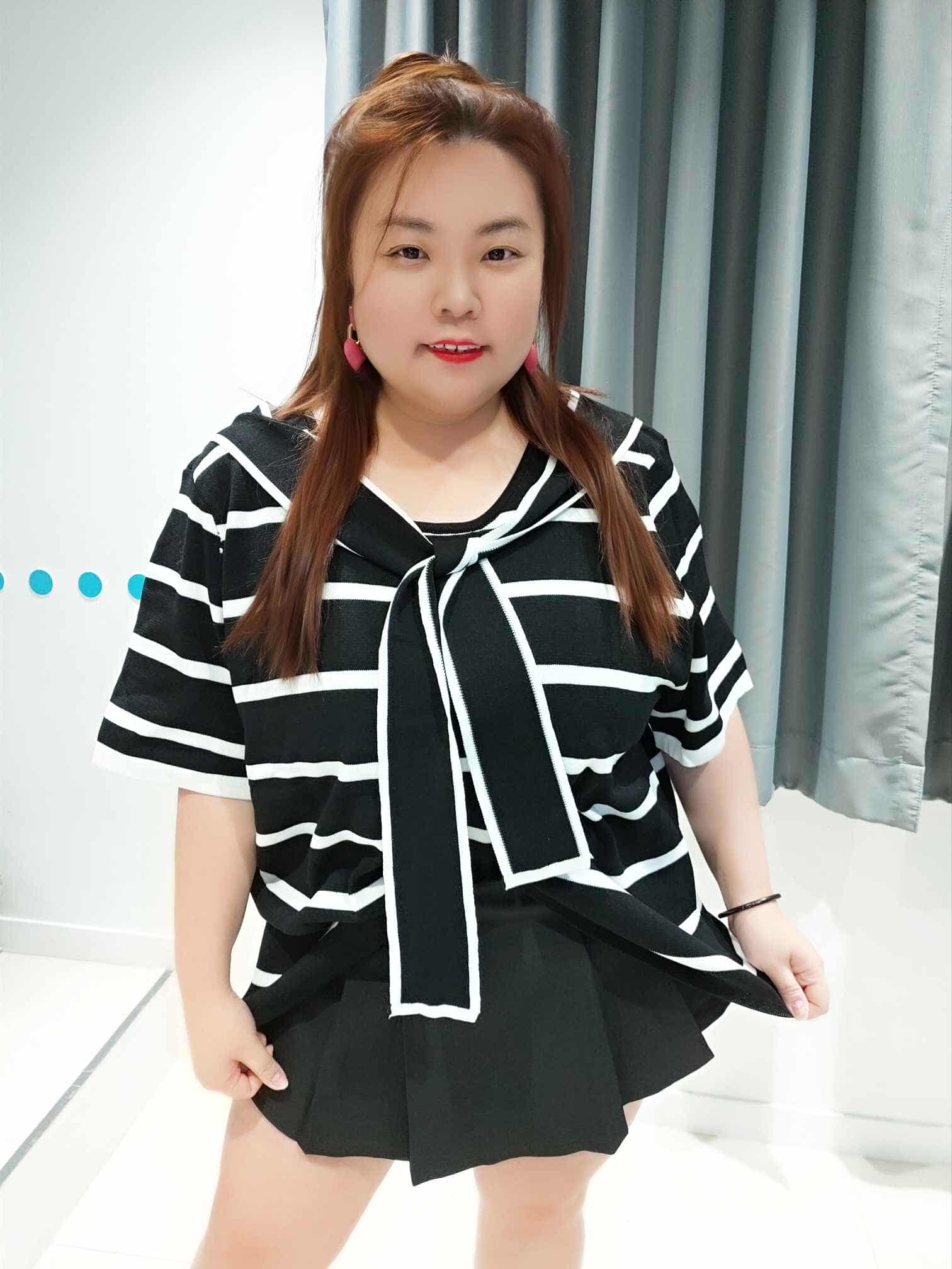 ENC10 DSA10 可绑带线条设计针织上衣