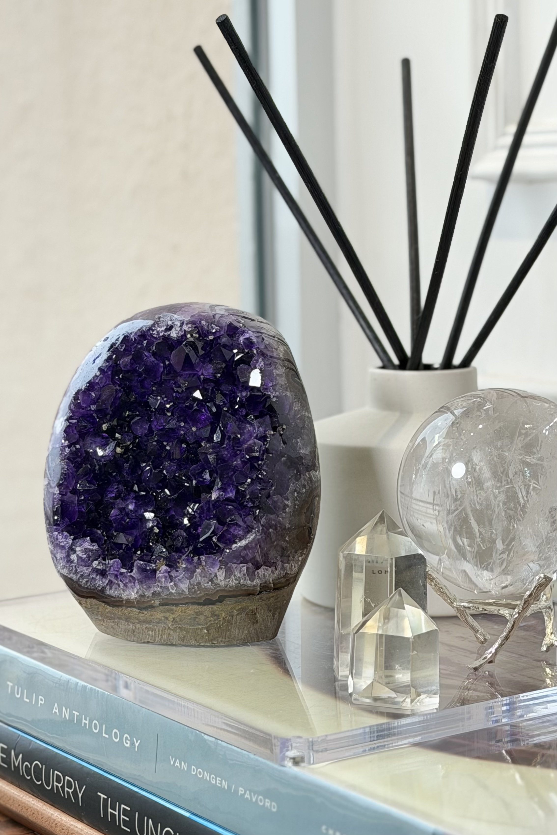 ༒ Uruguay 頂級帝王紫 1.4kg+瑪瑙晶牙背共生軟糖紫晶鎮༒ AM3008C31G1Asm-RA28*16JT