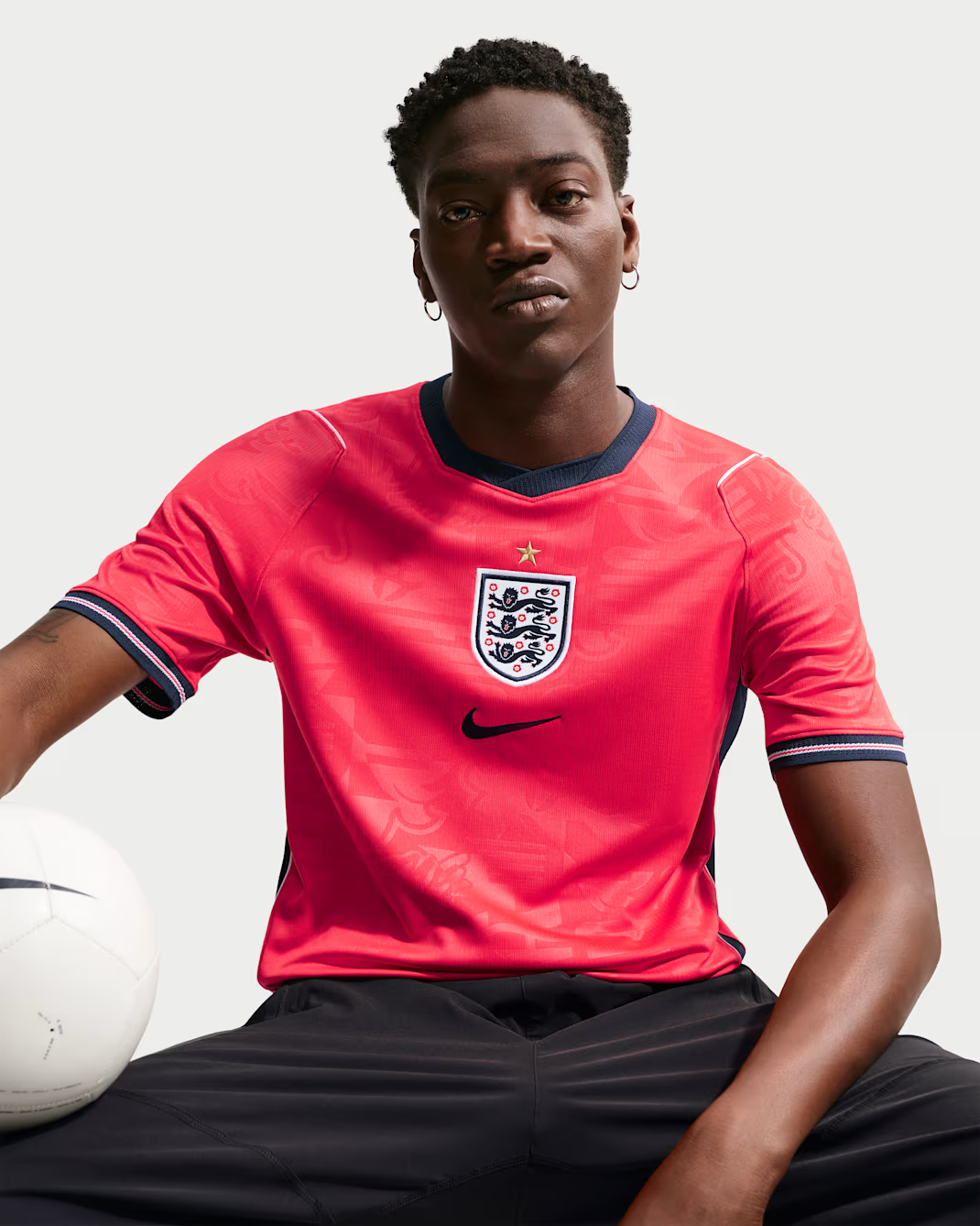 經典三色重現 Nike England 英格蘭 2026-27 作客球迷版球衣 (可加印字章) IB5361