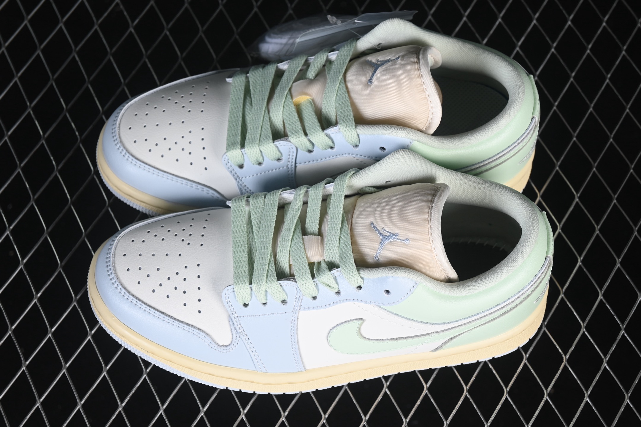 Nike Air Jordan 1 Low SE DC0774-108