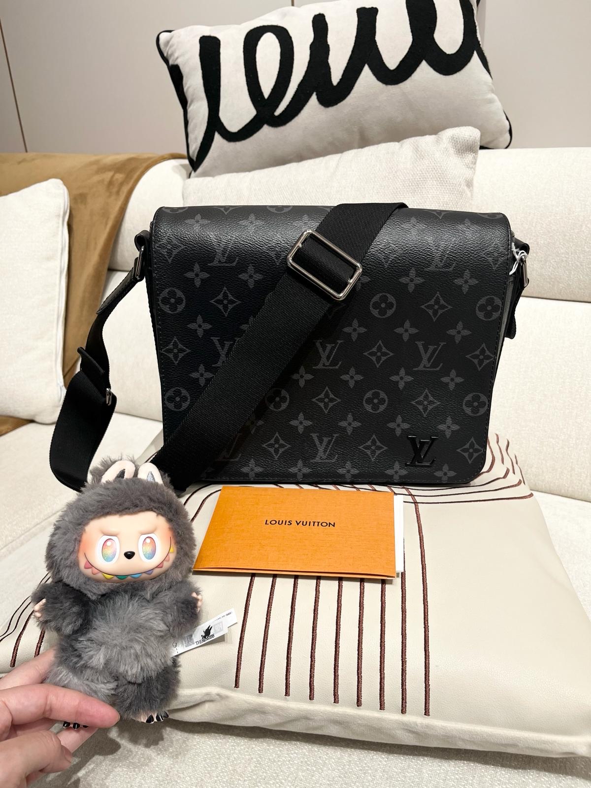Lv DISTRICT PM Eclipse M45272 信差袋 crossbody bag 100%Authentic,98%new ✅專門店收據✅dust bag