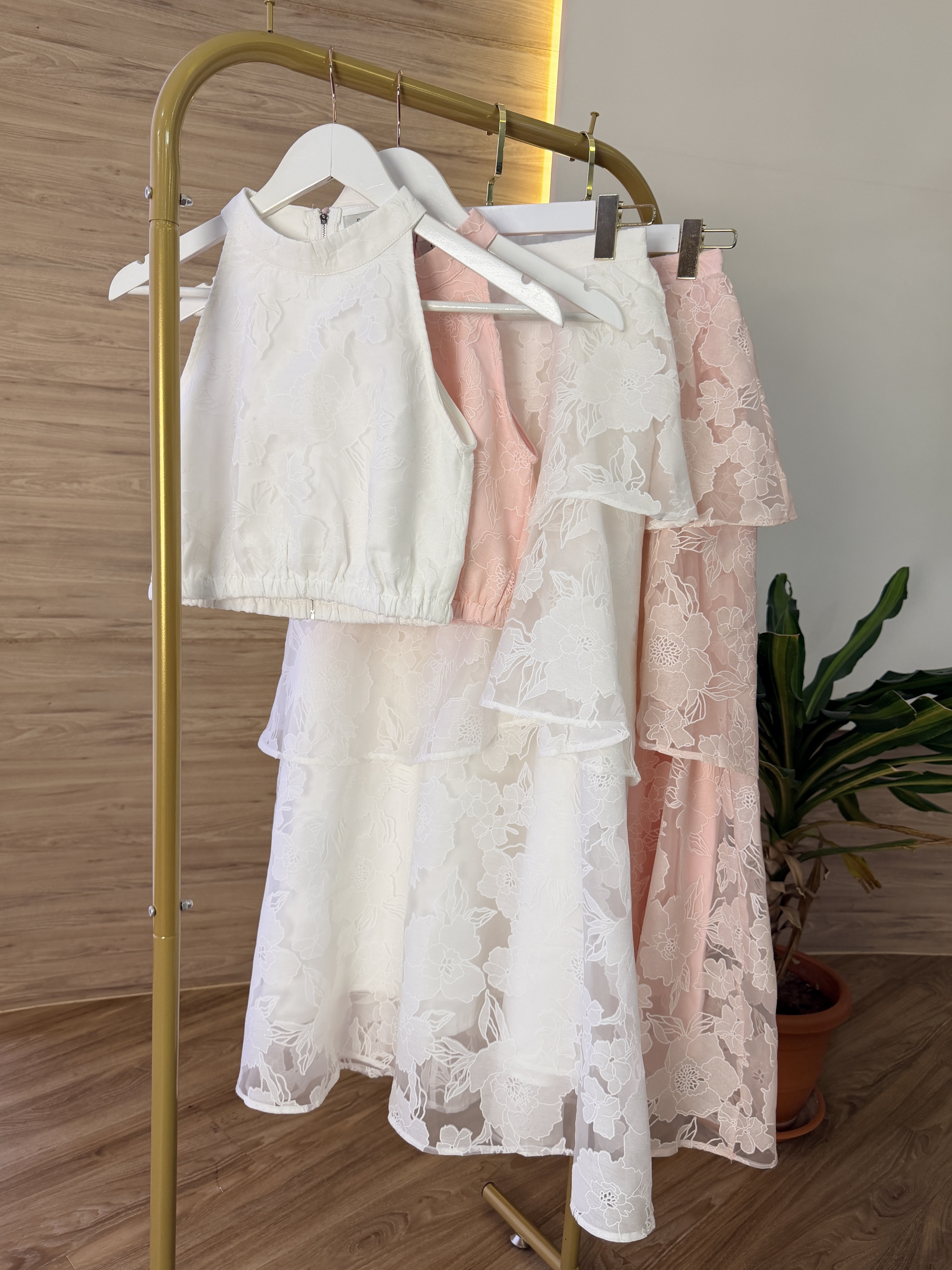 Magnolia Petals Set Wear
