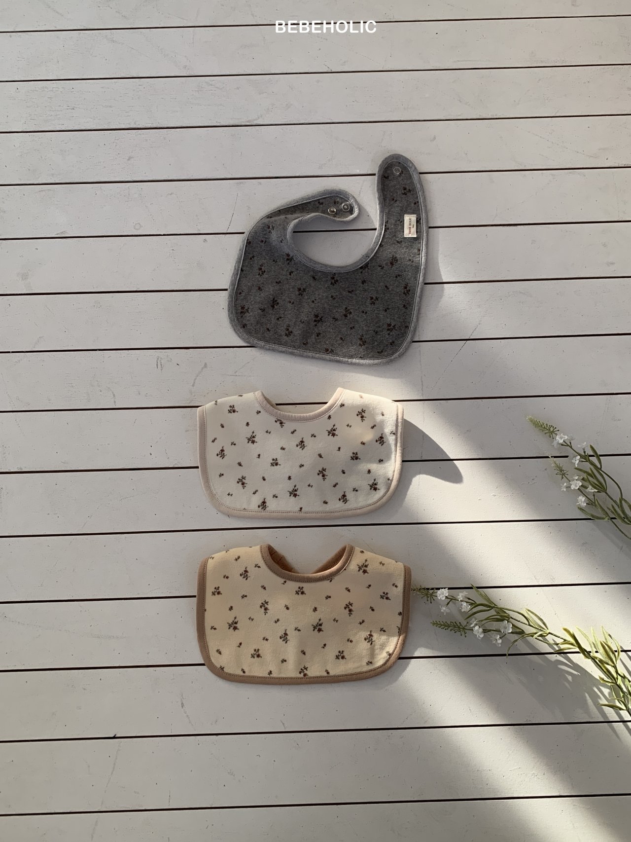 🌸預訂 韓國直送🌸🇰🇷BEBEHOLIC三色標籤碎花圍兜