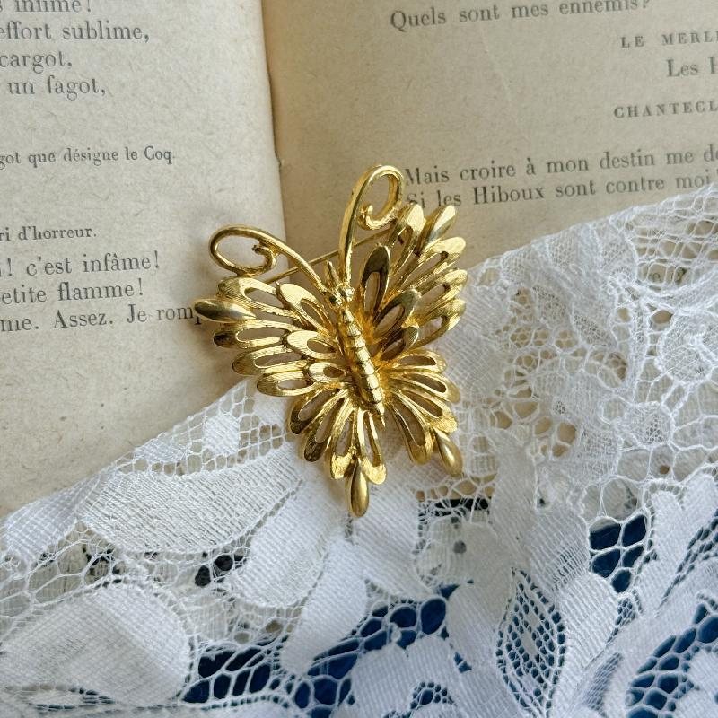 C.a. 1980s Monet Golden Butterfly Brooch (MT2070-16)