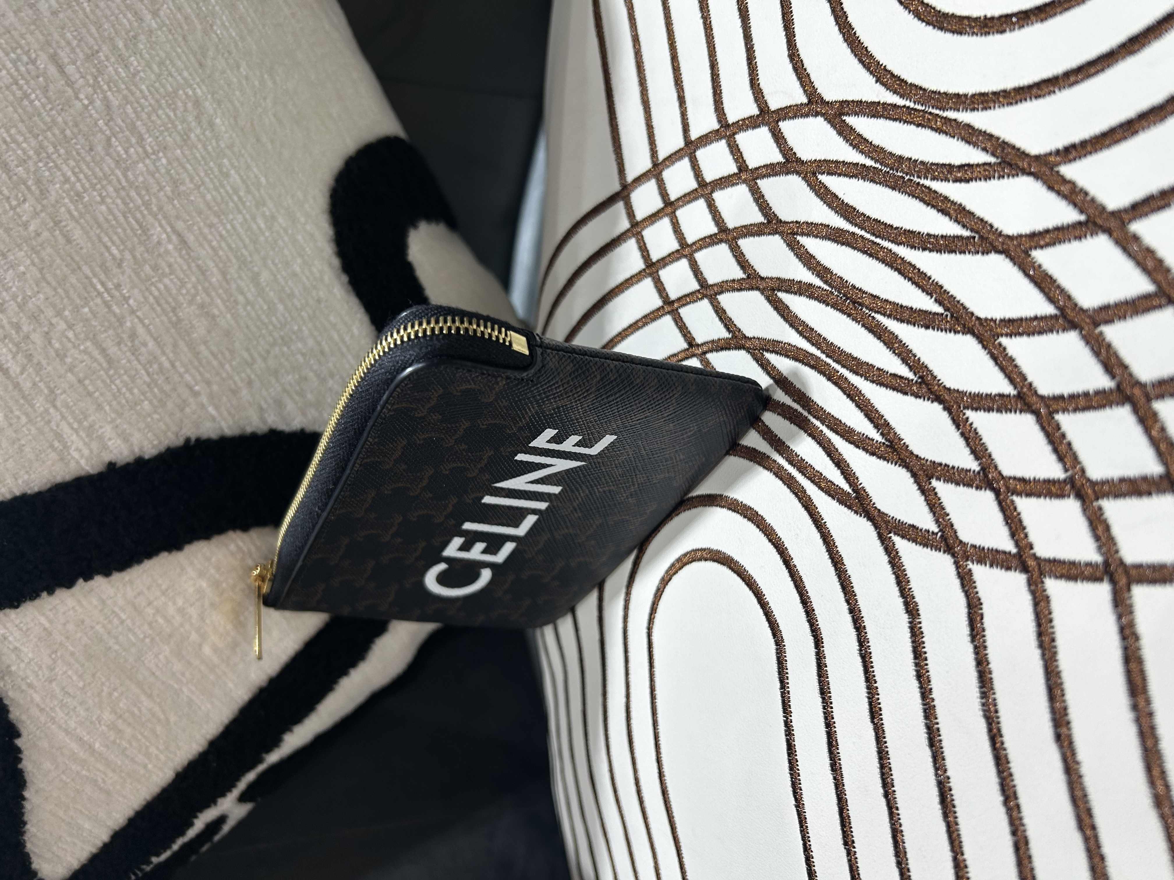 Celine Triomphe coins bag zip wallet 100%Authentic ,95%new