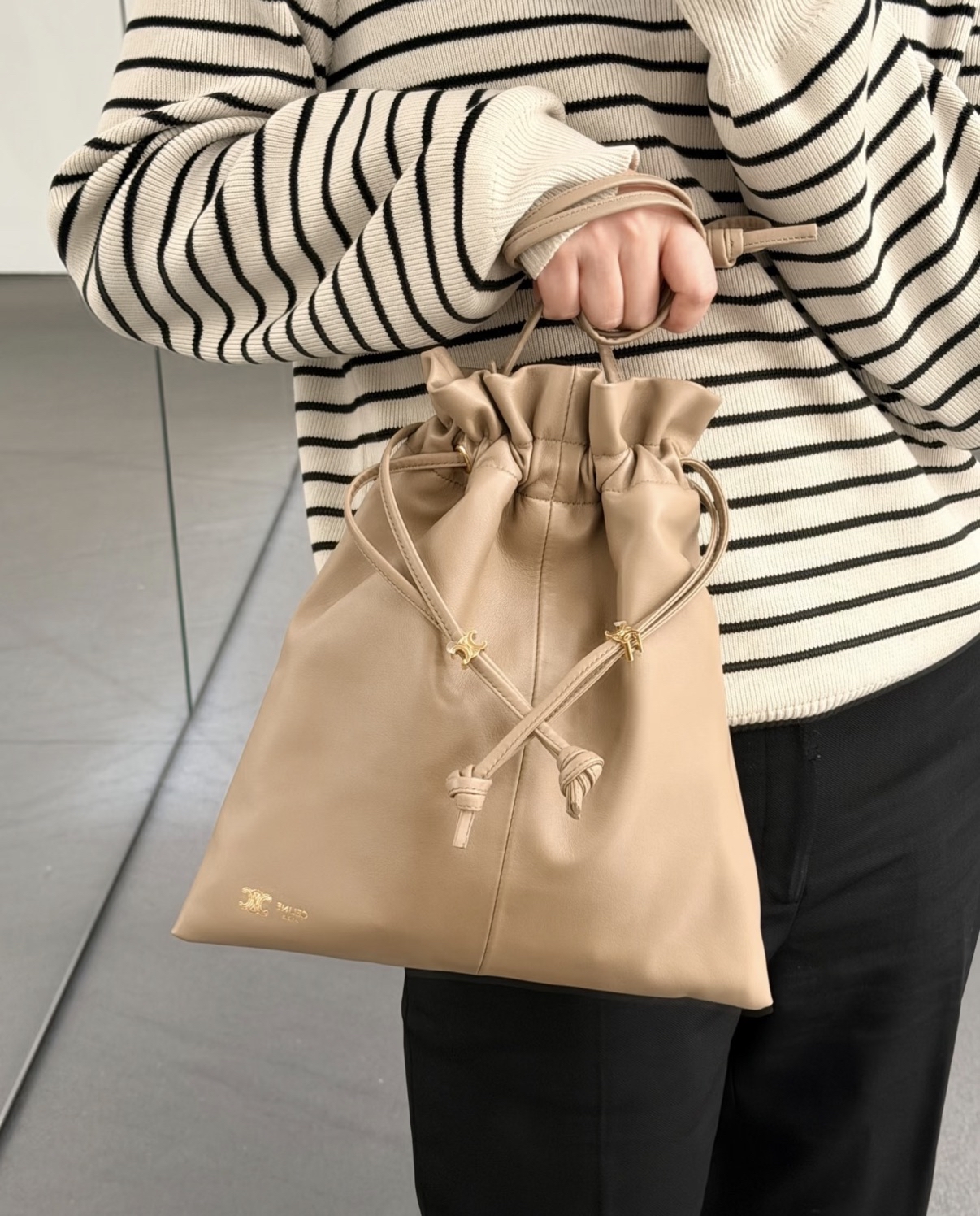 精選貨品優惠💖新款🆕訂貨📮Celine Crystal Pouch  Size 32x29cm