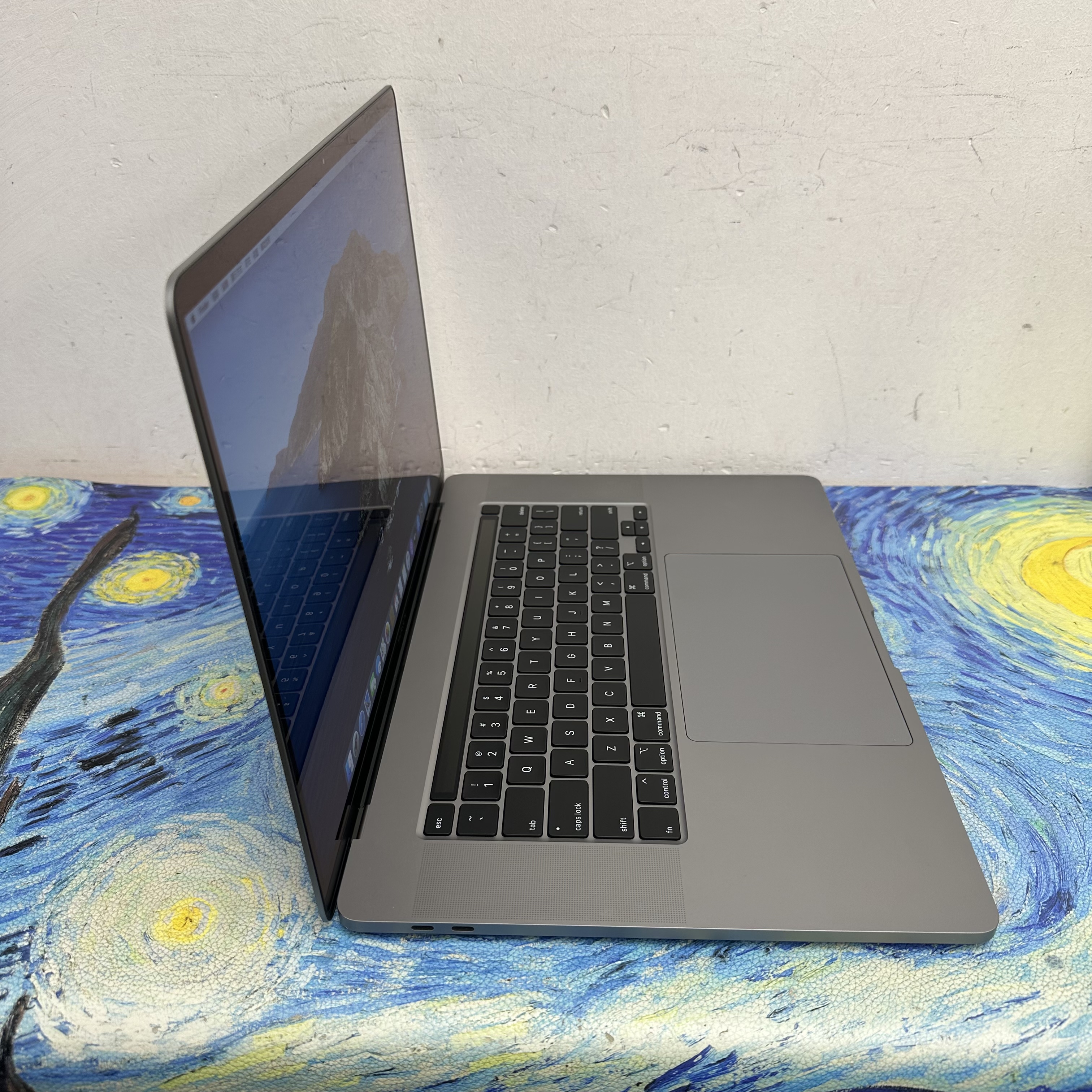 #5835 (Intel CPU🔥16寸MacBook Pro) APPLE Macbook Pro 2019 i7 CPU /16GB Ram/512GB SSD/ Touch Bar/指紋解鎖/ Notebook / Laptop / 文書機 / Windows / IOS / PC / Laptop / Win10
