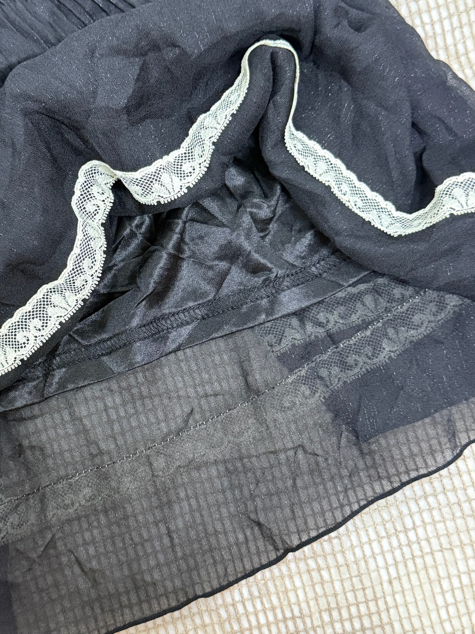 Y2K Black Glitter Pleated Skirt with Contrast White Lace Inlay