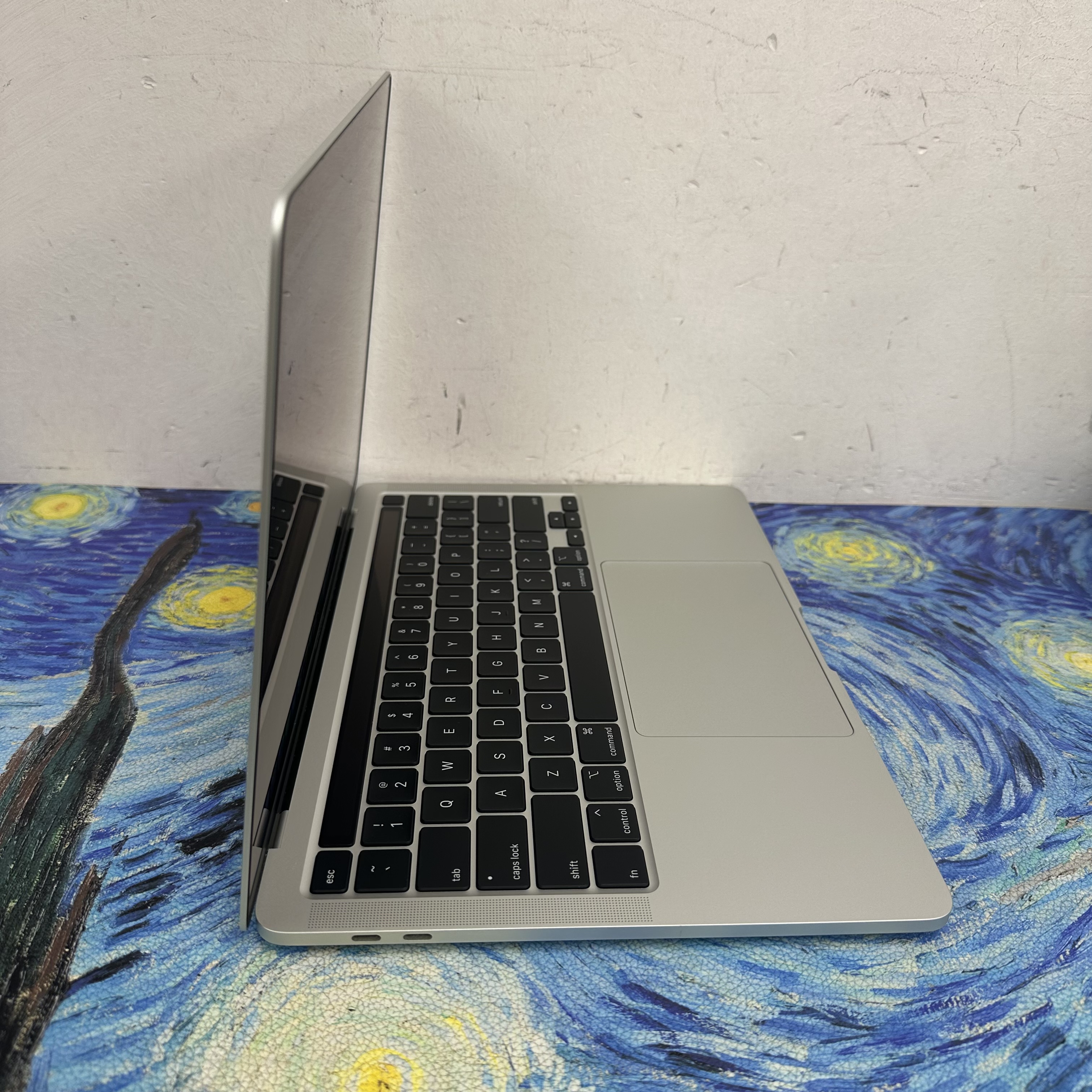 Apple MacBook Pro 13寸Retina i5 CPU /8GB Ram/256GB SSD/Touch ID/輕薄文書機/ 2020 / Laptop / Notebook / 文書 / PC / Movie / Netflix / 