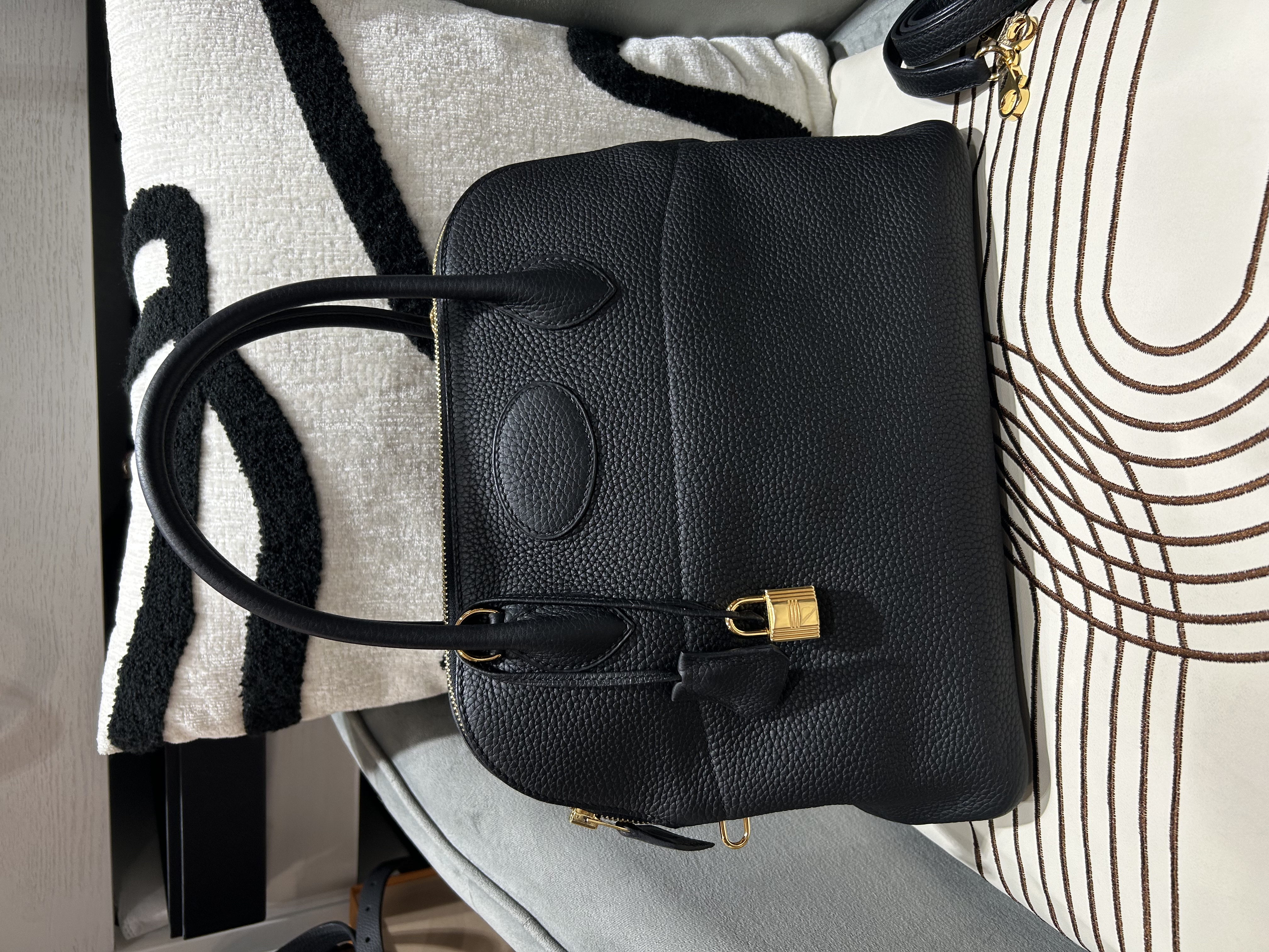 Hermes Bolide 31,STAMP C 黑金 100%Authentic,98%new  ✅key lock ✅肩帶✅塵袋✅box
