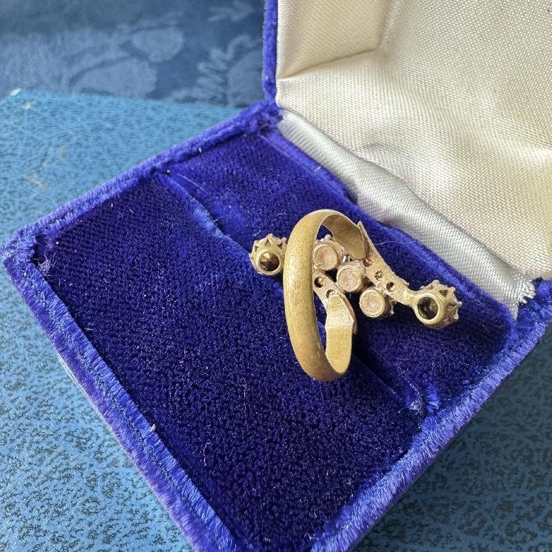 Rare - Art Deco Revival Style Vintage Czechoslovakian Rhinestone Ring - HK size 12-13(B113)