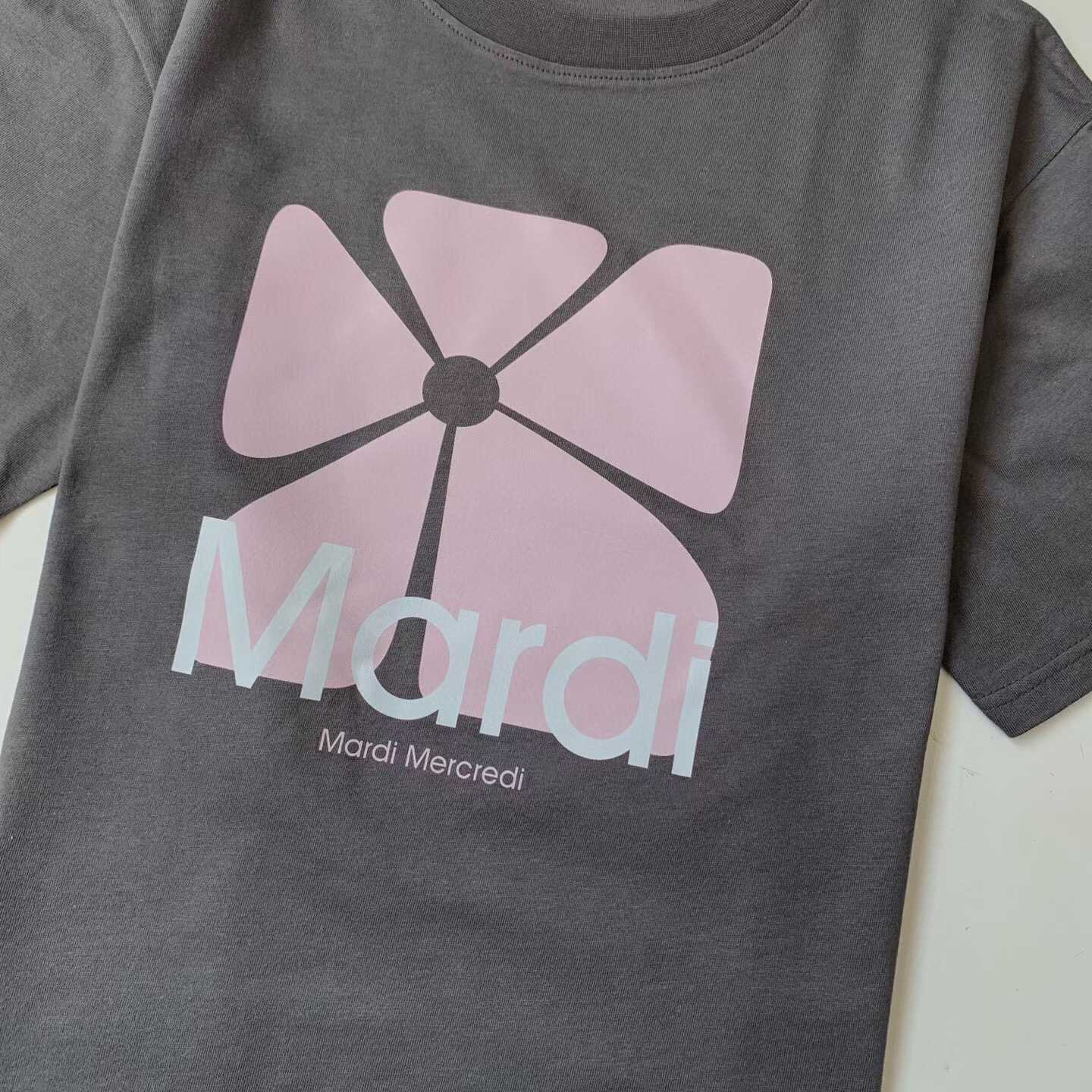 預訂 2026年夏季新品✨Mardi Square Flower短袖Tee [貨號26A324]