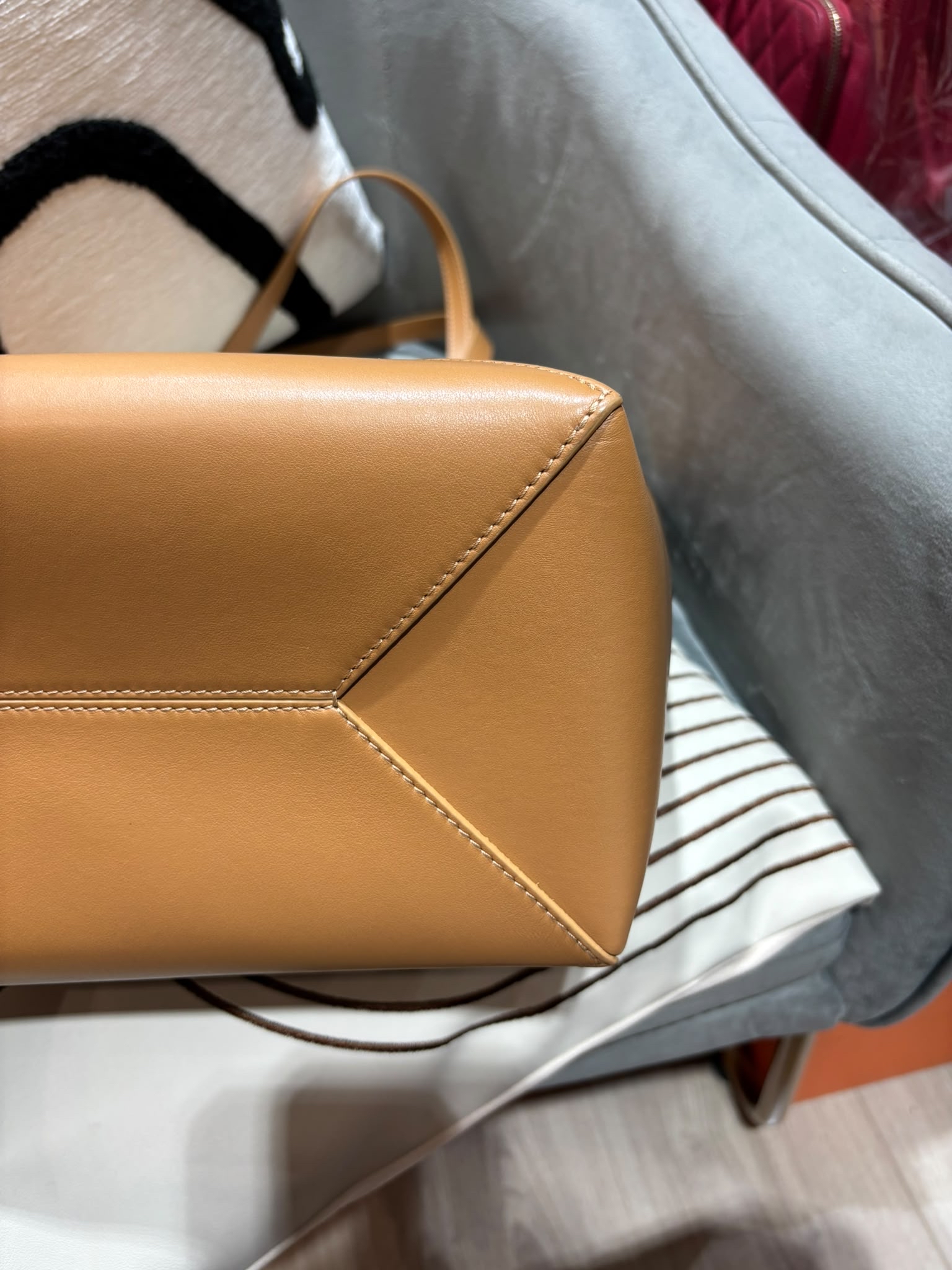 Loewe puzzle fold Tote calfskin 100%Authentic, 98%New ✅收據✅Dust bag