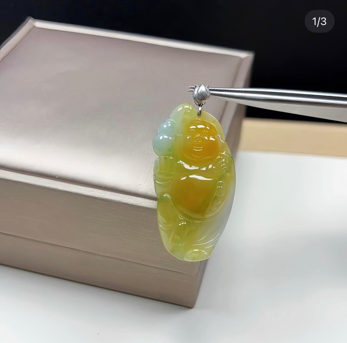 18K 冰黃飄綠花翡翠站佛公吊墜(附送香港鑑定證書）