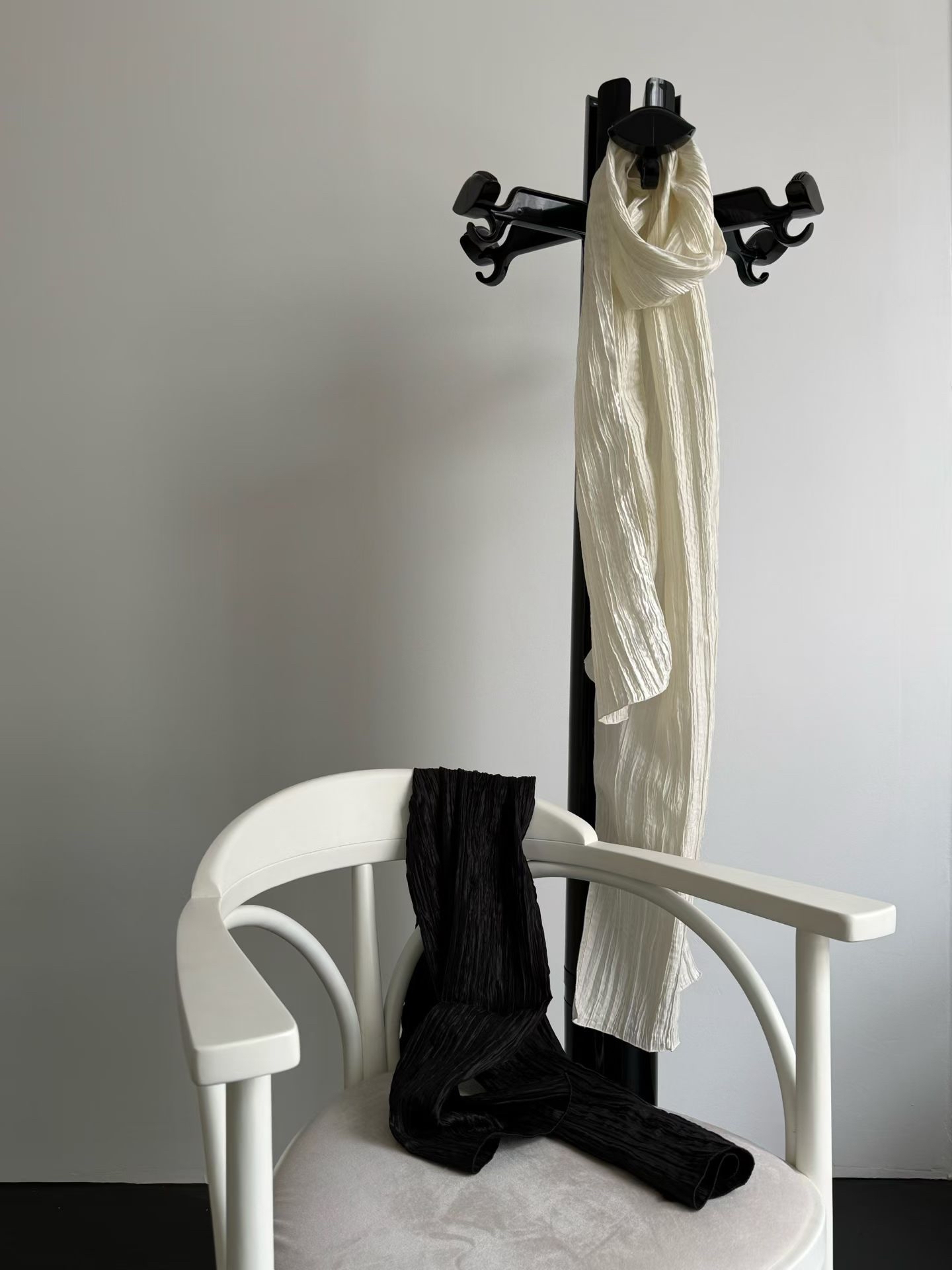 Natural wrinkled scarf 