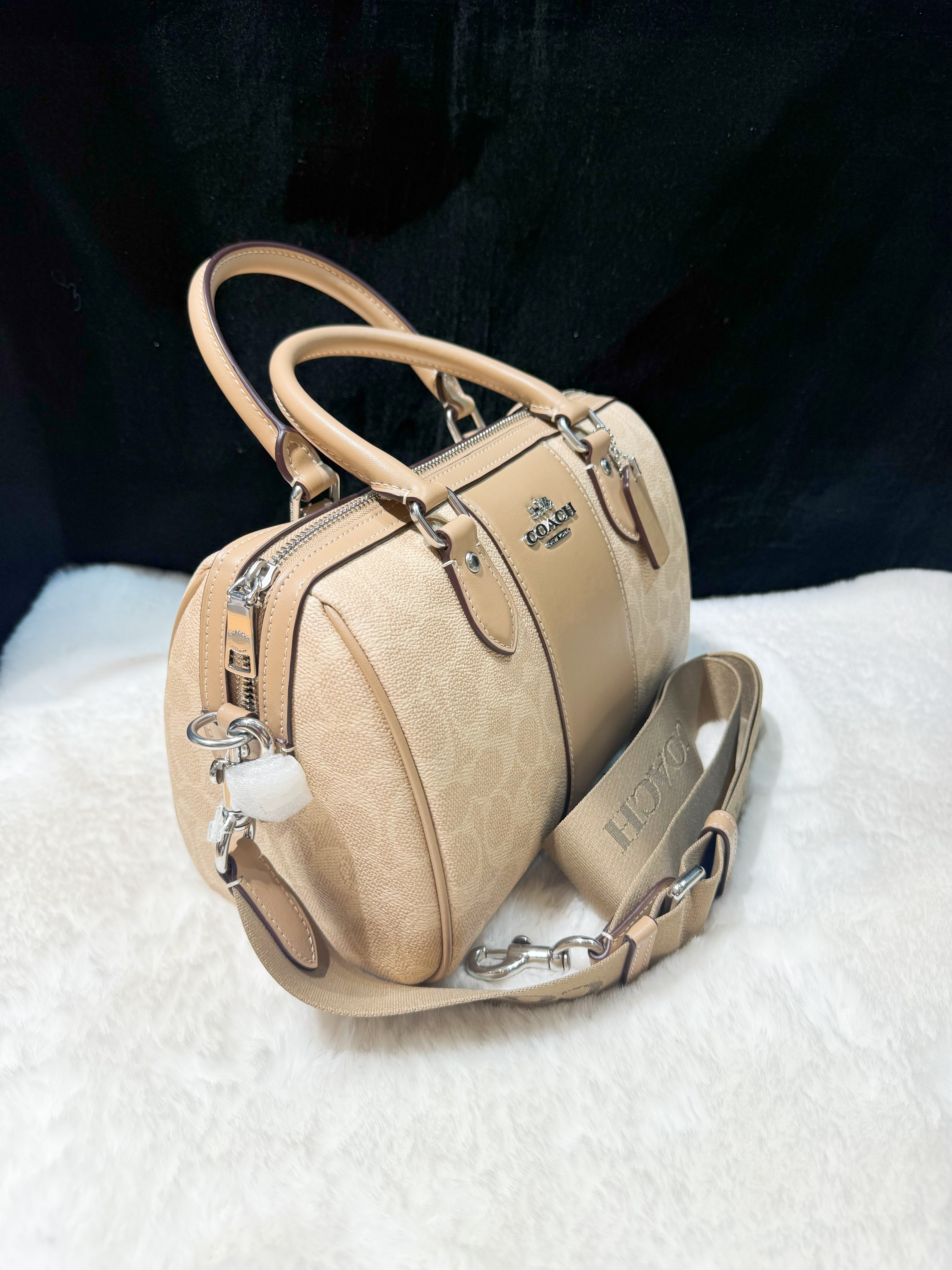 Coach Rowan crossbody milk tea/m