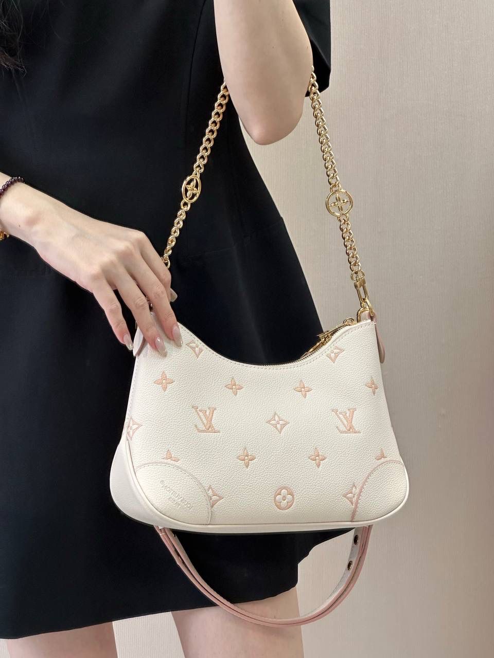 LV最近被问爆的奶油坚果全皮牛角BOULOGNE手袋😍💕