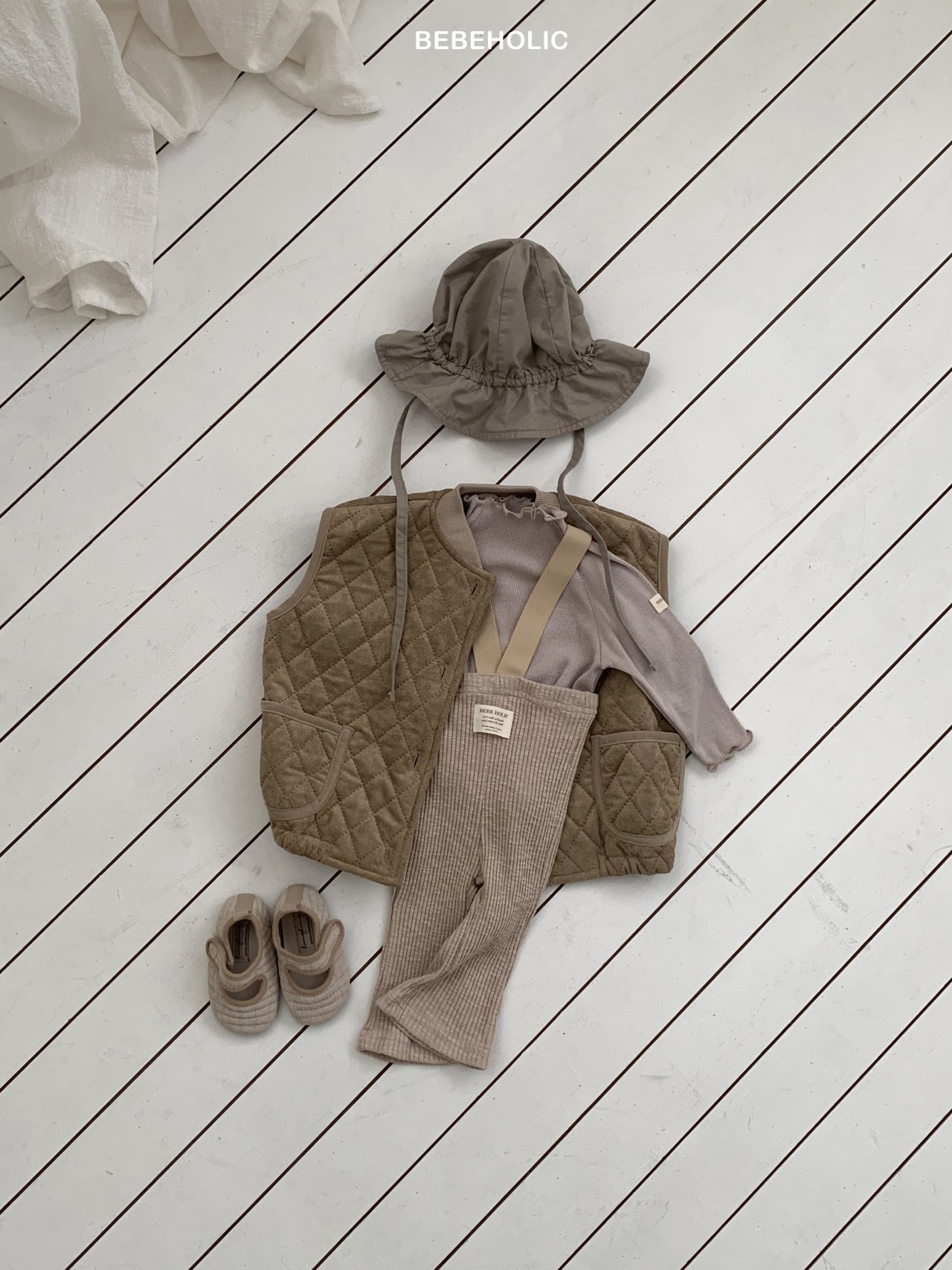 🌸預訂 韓國直送🌸🇰🇷BEBEHOLIC三色標籤羅紋吊帶褲