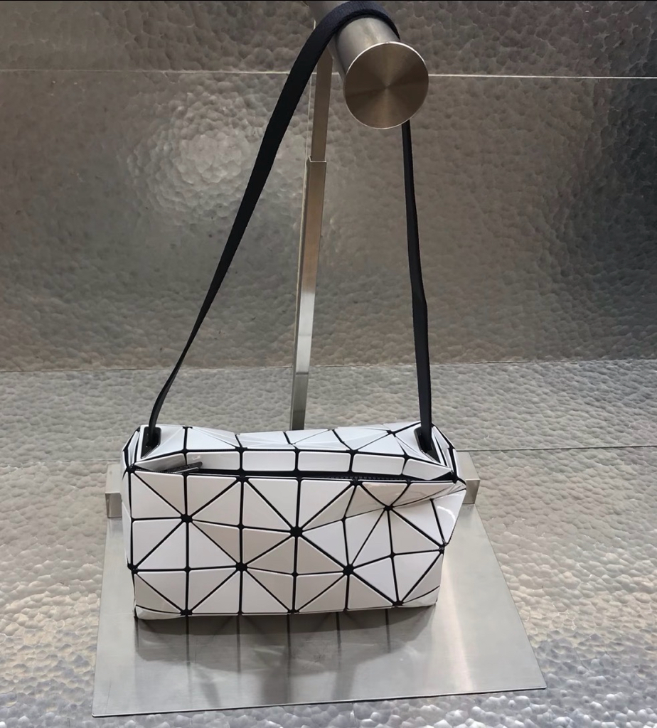 BAO BAO ISSEY MIYAKE CARTON