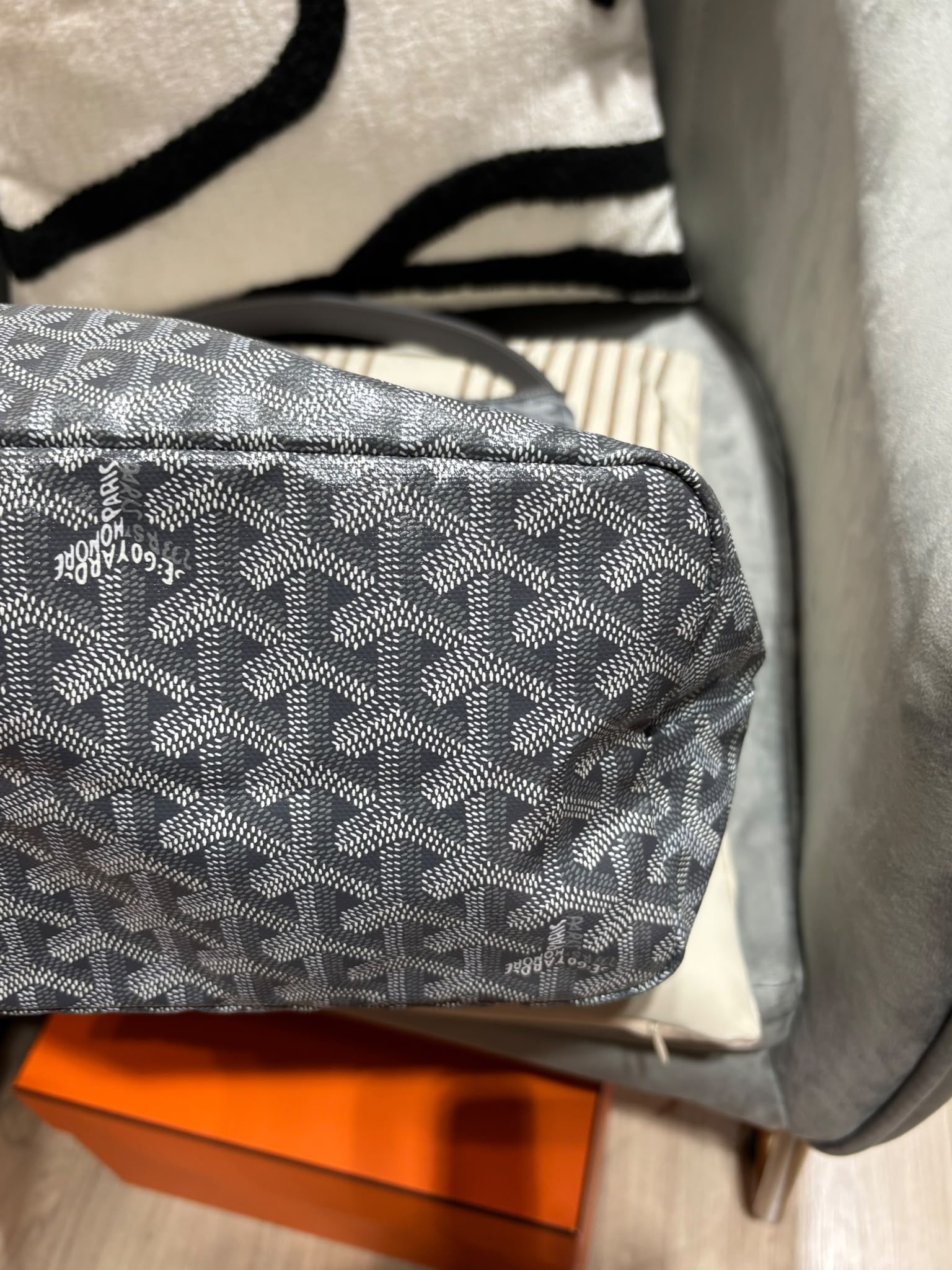 Goyard boheme hobo bag   100%Authentic, 98%New ✅Dust bag