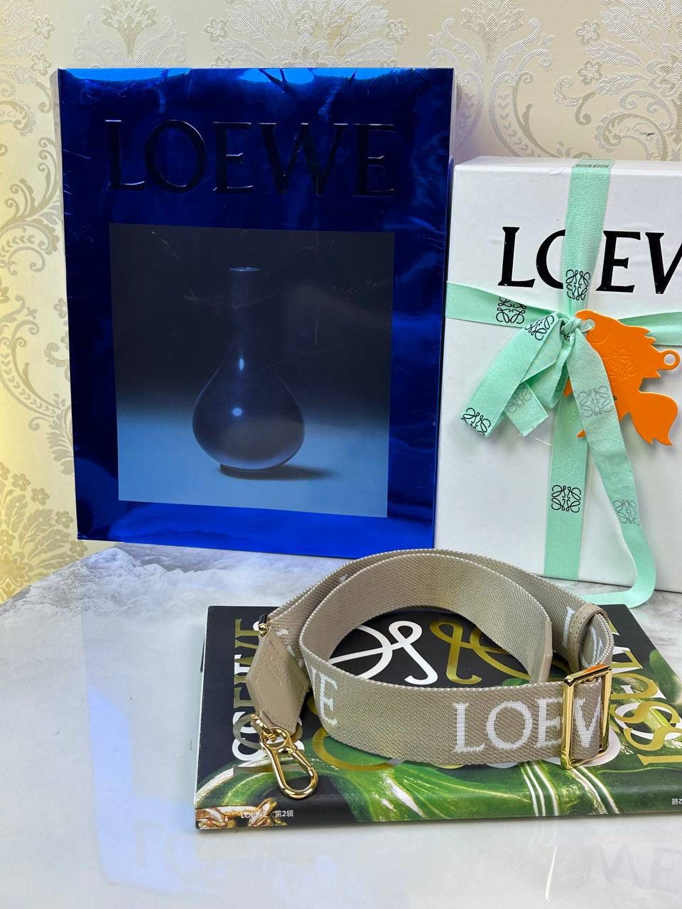 𝐀𝐧𝐚𝐠𝐫𝐚𝐦 刺绣肩带「米白」 👈 全新升级上线♻️ 尺寸:131-4cm（长度可调节） 编码：182323