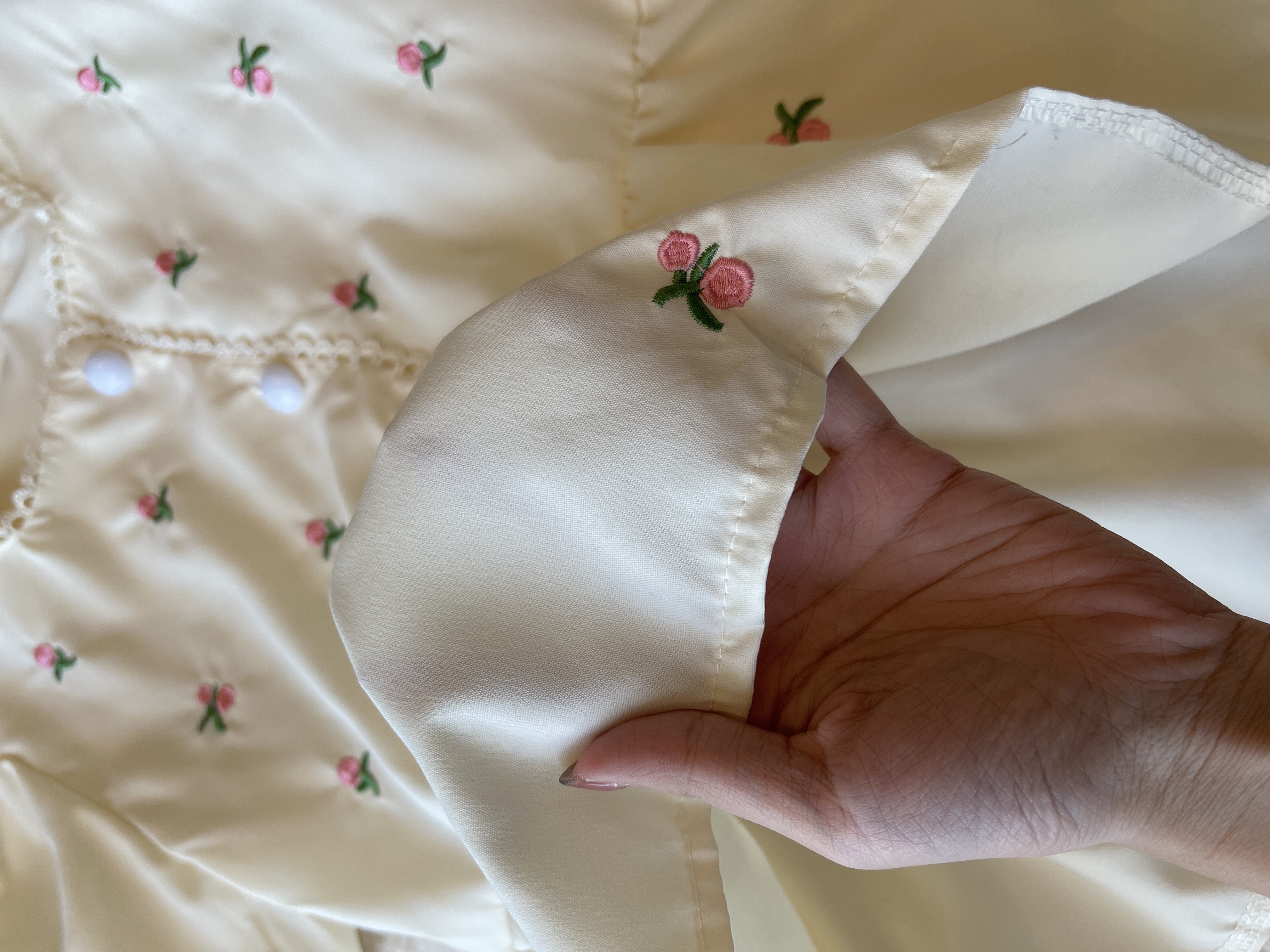 可爱小花花方领泡泡袖上衣