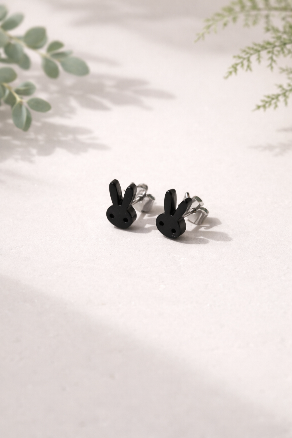 Nnu Bunny Hop Stud Earrings