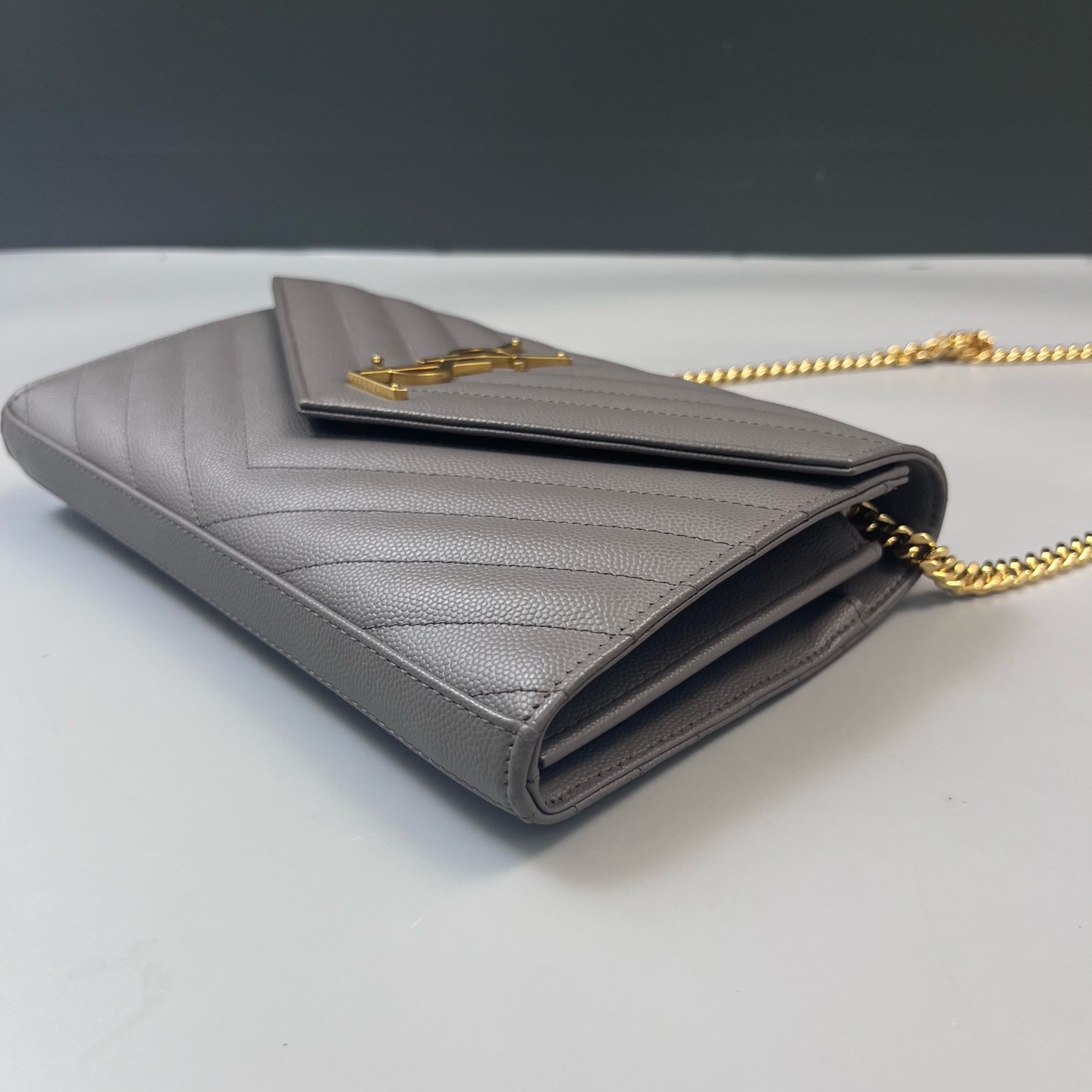 【預訂貨品】YSL大象灰魚子醬皮信封包