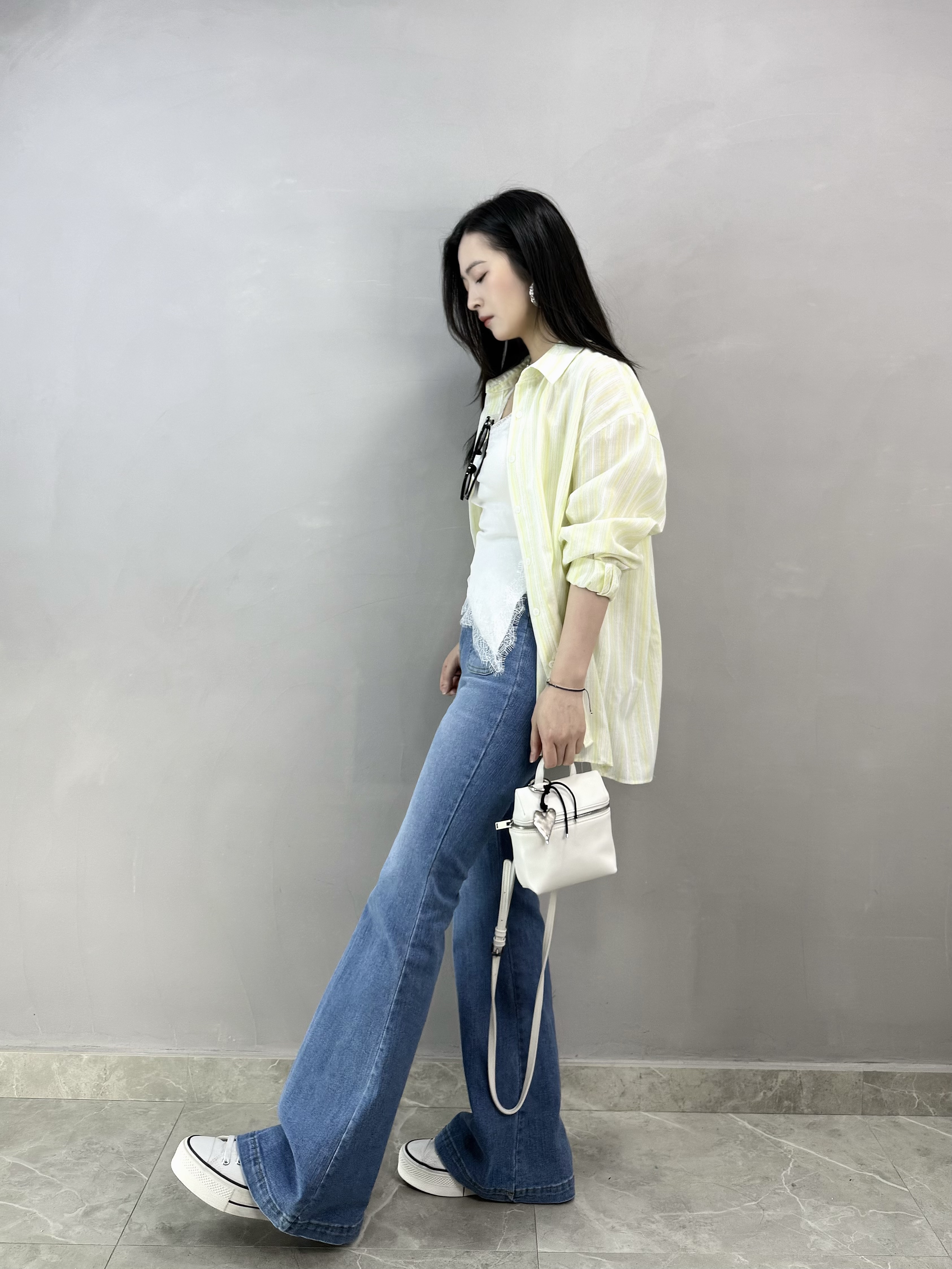 I63 斜Cut開叉Lace背心