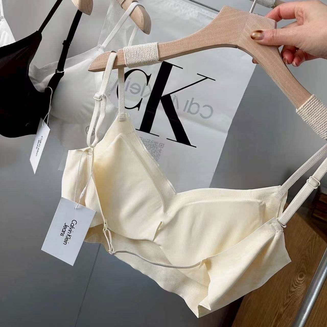 2件$80,CK 原單美背內衣