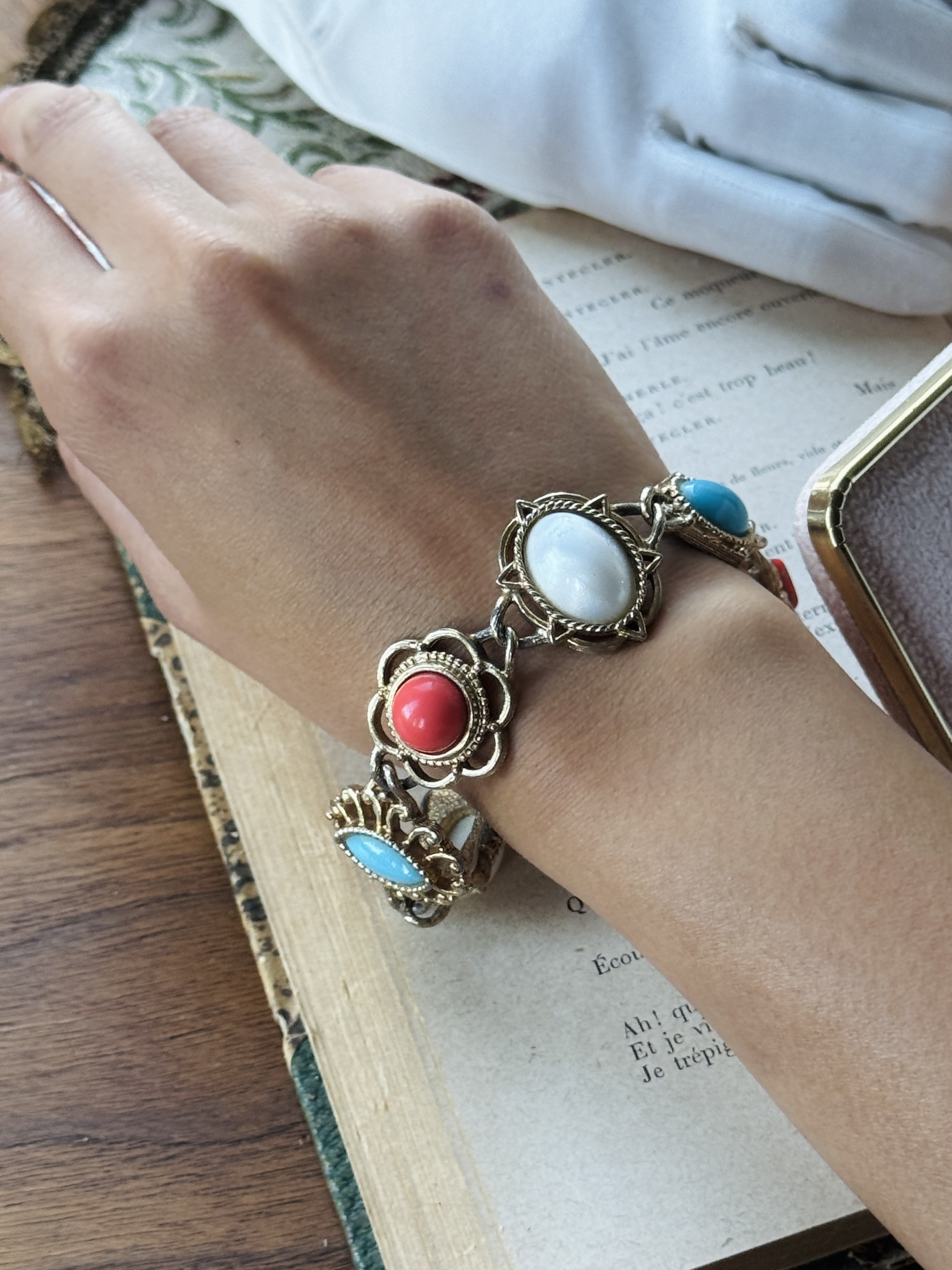 Vintage Sarah Coventry Made in Canada Victorian Revival Style Bracelet (MT2643)