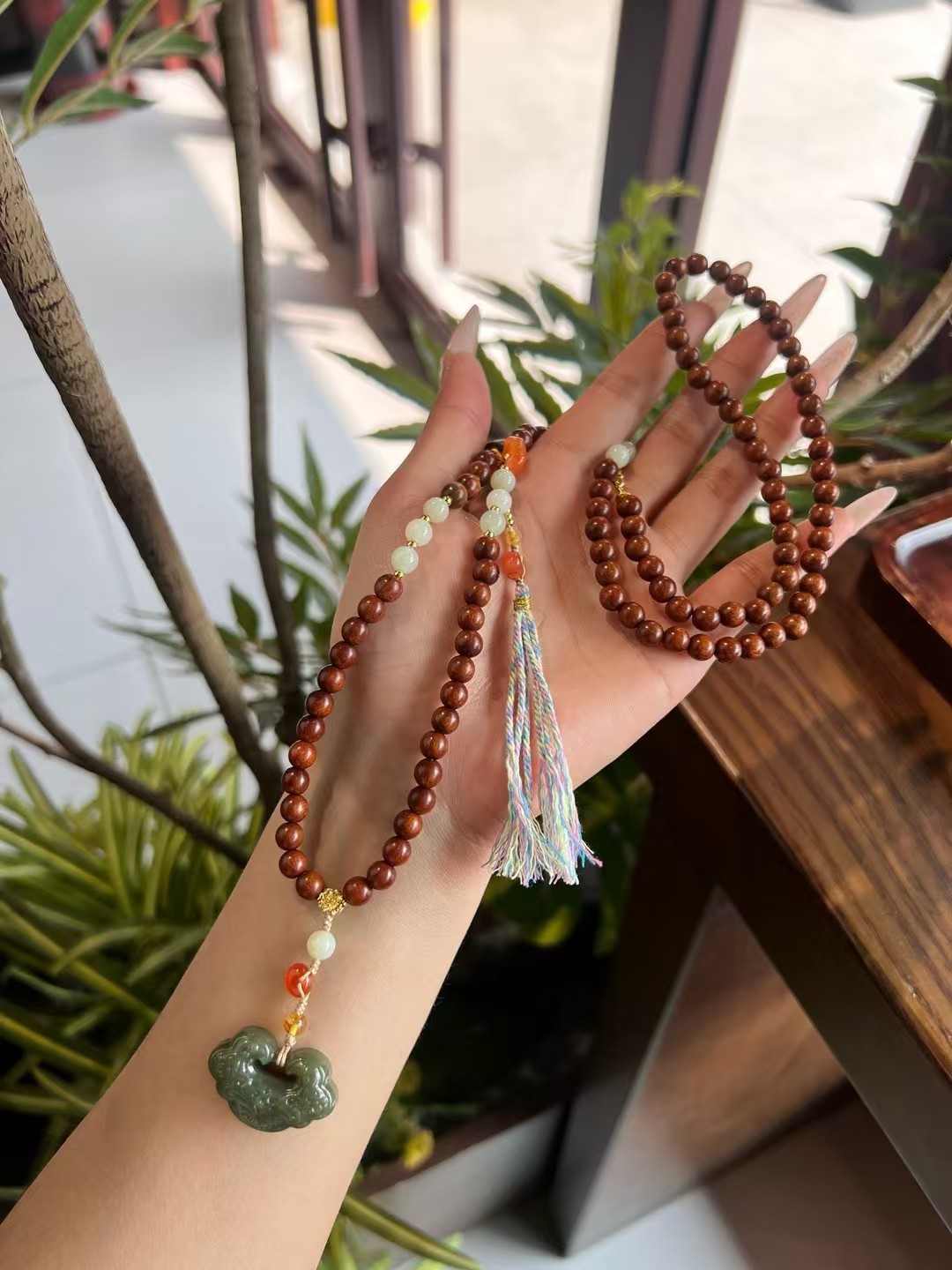 6mm檀木配和田玉長鏈